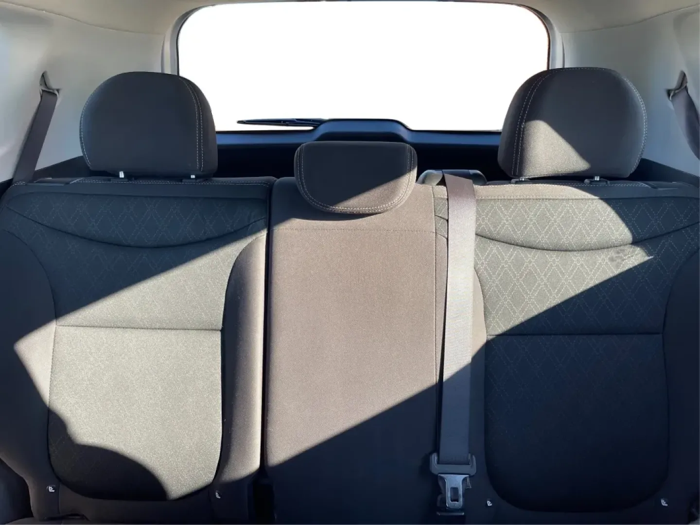 2018 Kia Soul Base 6A (KNDJN2A29J7) with an 1.6L L4 DOHC 16V engine, 6-Speed Automatic transmission, located at 1230 East Main St, Xenia, OH, 45385, (937) 908-9800, 39.688026, -83.910172 - Are you looking for the perfect vehicle to enhance your daily routine or empower your weekend adventures? Look no further! The 2018 Kia Soul Base 6A is here to redefine your driving experience, offering the ideal blend of comfort, style, and versatility. Whether you're commuting to work, shuttling y - Photo#14