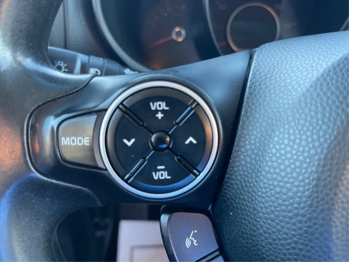 2018 Kia Soul Base 6A (KNDJN2A29J7) with an 1.6L L4 DOHC 16V engine, 6-Speed Automatic transmission, located at 1230 East Main St, Xenia, OH, 45385, (937) 908-9800, 39.688026, -83.910172 - Are you looking for the perfect vehicle to enhance your daily routine or empower your weekend adventures? Look no further! The 2018 Kia Soul Base 6A is here to redefine your driving experience, offering the ideal blend of comfort, style, and versatility. Whether you're commuting to work, shuttling y - Photo#16