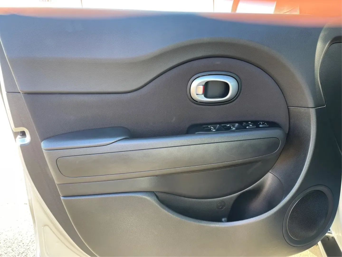 2018 Kia Soul Base 6A (KNDJN2A29J7) with an 1.6L L4 DOHC 16V engine, 6-Speed Automatic transmission, located at 1230 East Main St, Xenia, OH, 45385, (937) 908-9800, 39.688026, -83.910172 - Are you looking for the perfect vehicle to enhance your daily routine or empower your weekend adventures? Look no further! The 2018 Kia Soul Base 6A is here to redefine your driving experience, offering the ideal blend of comfort, style, and versatility. Whether you're commuting to work, shuttling y - Photo#19