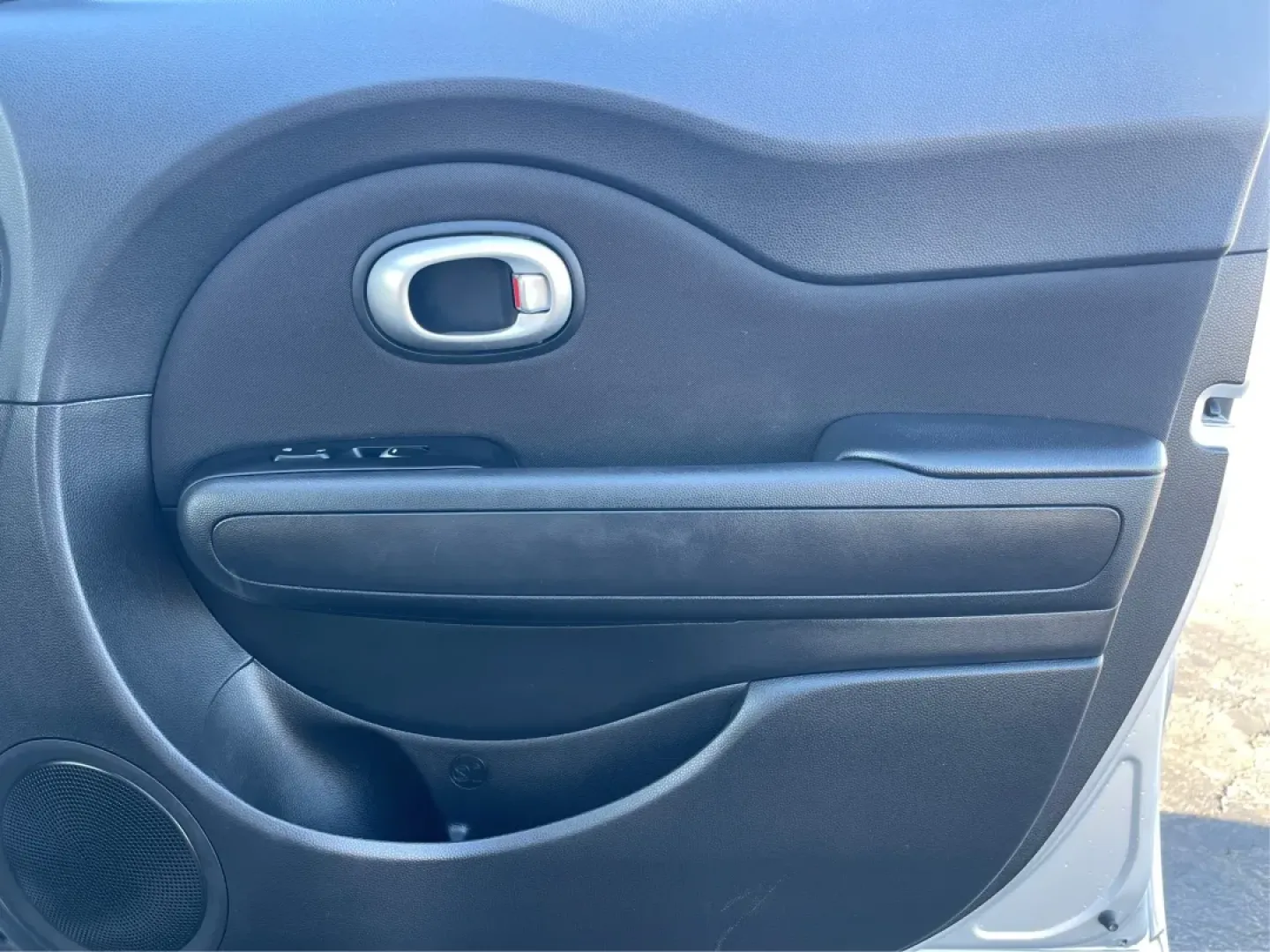 2018 Kia Soul Base 6A (KNDJN2A29J7) with an 1.6L L4 DOHC 16V engine, 6-Speed Automatic transmission, located at 1230 East Main St, Xenia, OH, 45385, (937) 908-9800, 39.688026, -83.910172 - Are you looking for the perfect vehicle to enhance your daily routine or empower your weekend adventures? Look no further! The 2018 Kia Soul Base 6A is here to redefine your driving experience, offering the ideal blend of comfort, style, and versatility. Whether you're commuting to work, shuttling y - Photo#20