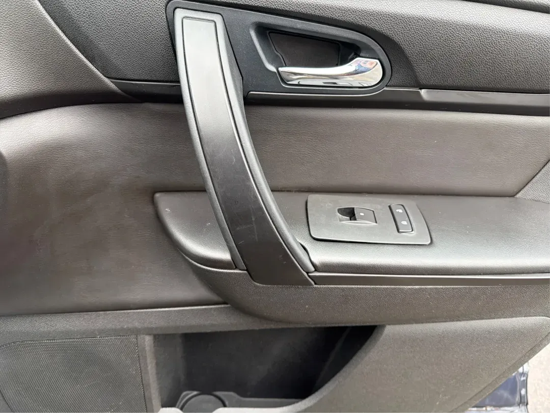 2017 Chevrolet Traverse 1LT AWD (1GNKVGKD7HJ) with an 3.6L V6 DOHC 24V engine, 6-Speed Automatic transmission, located at 8750 N County Rd 25A, Piqua, OH, 45356, (937) 908-9800, 40.164391, -84.232513 - **Discover Your Next Adventure with the 2017 Chevrolet Traverse at Advantage Car and Credit - Fairborn!**<br /> <br /> Are you ready to elevate your family road trips or weekend getaways? The 2017 Chevrolet Traverse, available now at Advantage Car and Credit - Fairborn, is the perfect companion for - Photo#20