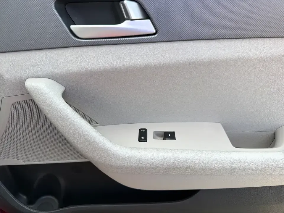 2017 Hyundai Sonata SE (5NPE24AF8HH) with an 2.4L L4 DOHC 16V engine, 7-Speed Automatic transmission, located at 8750 N County Rd 25A, Piqua, OH, 45356, (937) 908-9800, 40.164391, -84.232513 - Ready for a dependable commuter that still looks sharp pulling into work, school pickup, or a weekend dinner in town? This Scarlet Red 2017 Hyundai Sonata SE is a practical, comfortable sedan that fits real-life schedules in Piqua, Ohio-whether you're cruising up N County Rd 25A, heading toward I75 - Photo#18