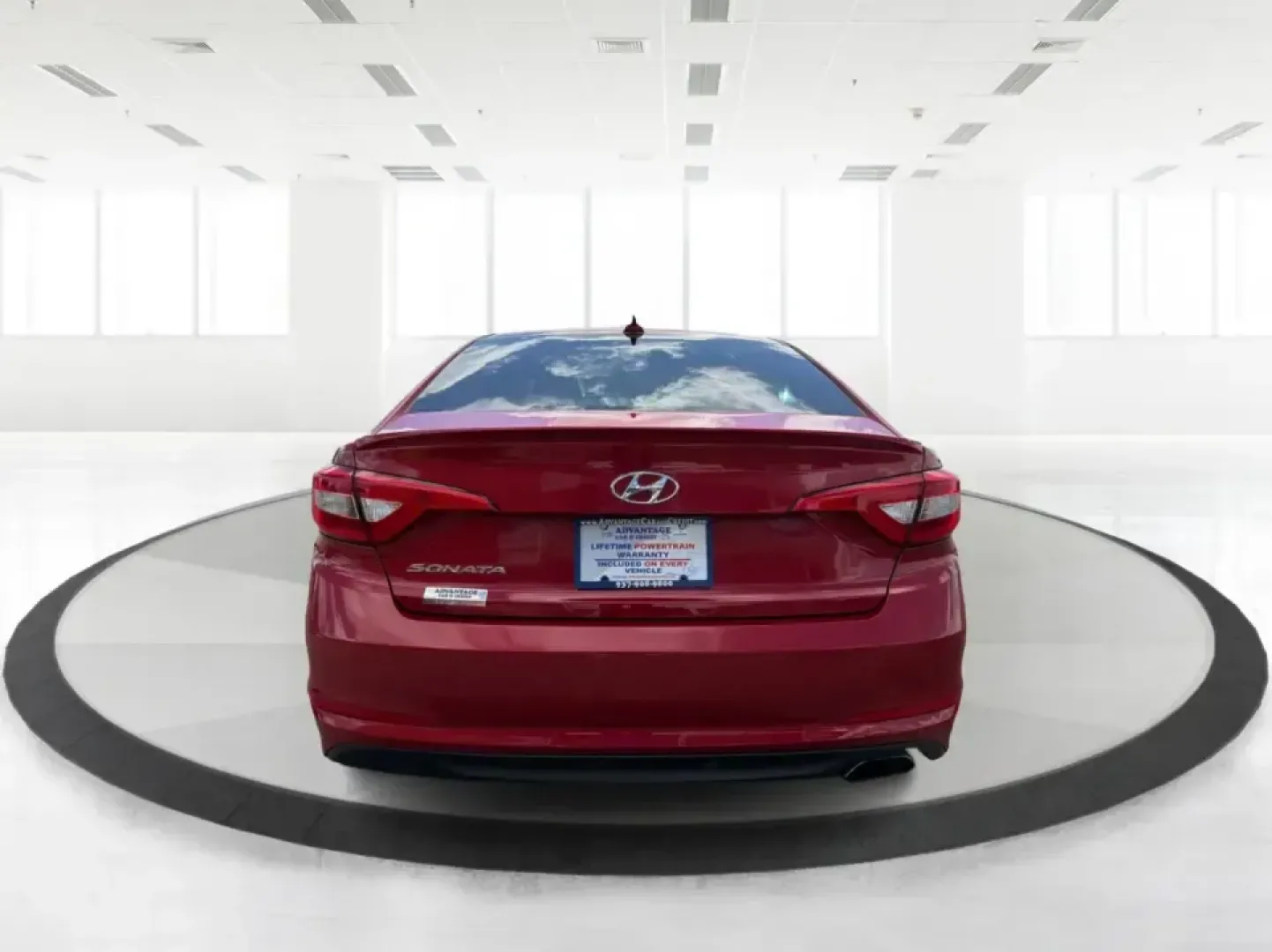 2017 Hyundai Sonata SE (5NPE24AF8HH) with an 2.4L L4 DOHC 16V engine, 7-Speed Automatic transmission, located at 1951 S Dayton Lakeview Rd., New Carlisle, OH, 45344, (937) 908-9800, 39.890999, -84.050255 - Ready for a dependable commuter that still looks sharp pulling into work, school pickup, or a weekend dinner in town? This Scarlet Red 2017 Hyundai Sonata SE is a practical, comfortable sedan that fits real-life schedules in Piqua, Ohio-whether you're cruising up N County Rd 25A, heading toward I75 - Photo#3