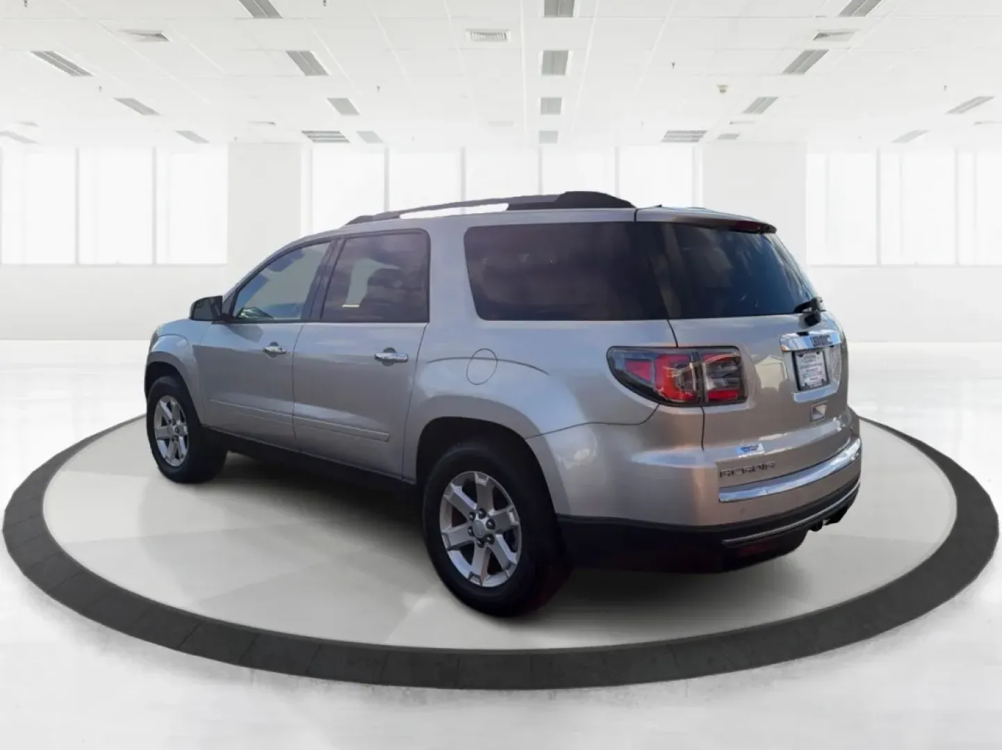 2014 GMC Acadia SLE-2 AWD (1GKKVPKD1EJ) with an 3.6L V6 DOHC 24V engine, 6-Speed Automatic transmission, located at 1230 East Main St, Xenia, OH, 45385, (937) 908-9800, 39.688026, -83.910172 - If you're searching for the perfect family SUV that balances style, comfort, and an adventurous spirit, look no further than this stunning 2014 GMC Acadia SLE-2 AWD, now available at Advantage Car and Credit in Fairborn, OH. With spacious seating for up to eight passengers and the versatility needed - Photo#4