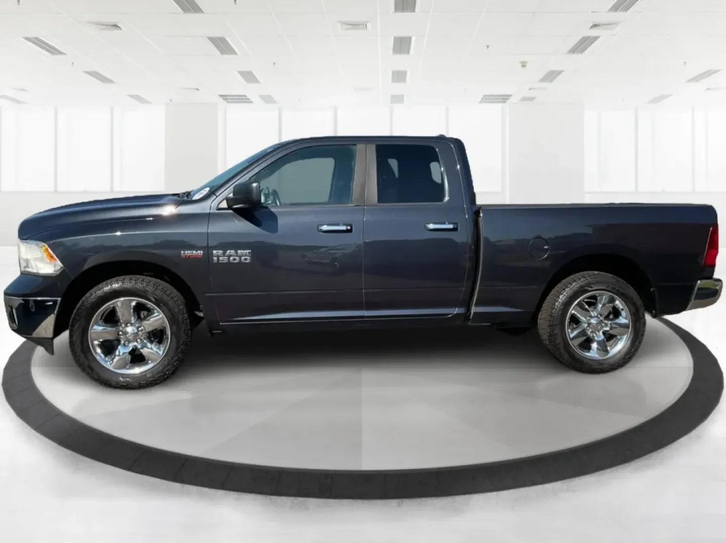 2014 Ram 1500 SLT Quad Cab 4WD (1C6RR7GT7ES) with an 5.7L V8 OHV 16V engine, 8-Speed Automatic transmission, located at 4508 South Dixie Dr, Moraine, OH, 45439, (937) 908-9800, 39.689976, -84.218452 - **Get Ready for Adventure with the 2014 Ram 1500 SLT Quad Cab 4WD!**<br /> <br /> Are you searching for the perfect blend of power, comfort, and utility in your next vehicle? The 2014 Ram 1500 SLT Quad Cab 4WD is designed for those who lead an active lifestyle-whether you're hauling gear for a weeke - Photo#5