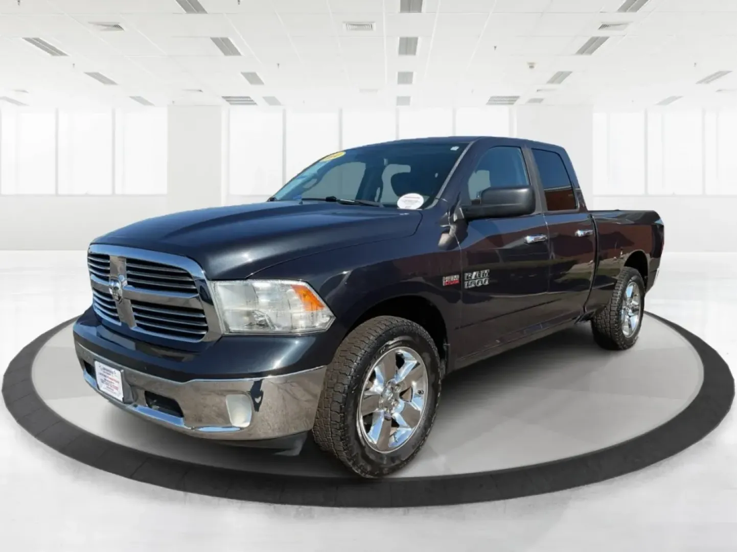 2014 Ram 1500 SLT Quad Cab 4WD (1C6RR7GT7ES) with an 5.7L V8 OHV 16V engine, 8-Speed Automatic transmission, located at 4508 South Dixie Dr, Moraine, OH, 45439, (937) 908-9800, 39.689976, -84.218452 - **Get Ready for Adventure with the 2014 Ram 1500 SLT Quad Cab 4WD!**<br /> <br /> Are you searching for the perfect blend of power, comfort, and utility in your next vehicle? The 2014 Ram 1500 SLT Quad Cab 4WD is designed for those who lead an active lifestyle-whether you're hauling gear for a weeke - Photo#8