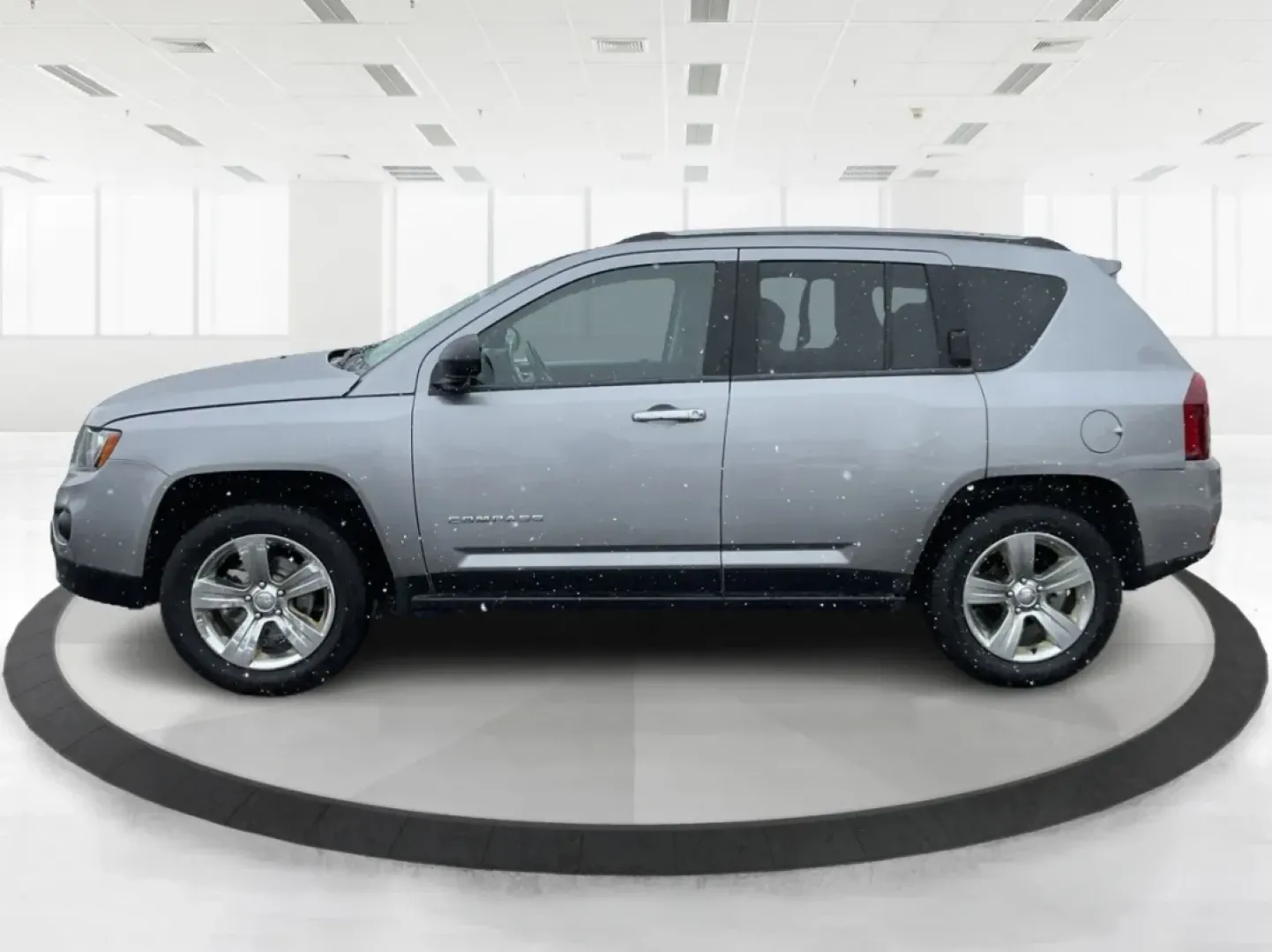 2017 Jeep Compass Latitude 4x4 (1C4NJDEB9HD) with an 2.4L I-4 DOHC engine, located at 4508 South Dixie Dr, Moraine, OH, 45439, (937) 908-9800, 39.689976, -84.218452 - **Unlock Your Adventurous Spirit with the 2017 Jeep Compass Latitude 4x4!**<br /> <br /> Are you ready to embrace a lifestyle filled with adventure and exploration? The 2017 Jeep Compass Latitude 4x4 is your perfect companion for weekend getaways, daily commutes, or even grocery runs around Moraine, - Photo#5