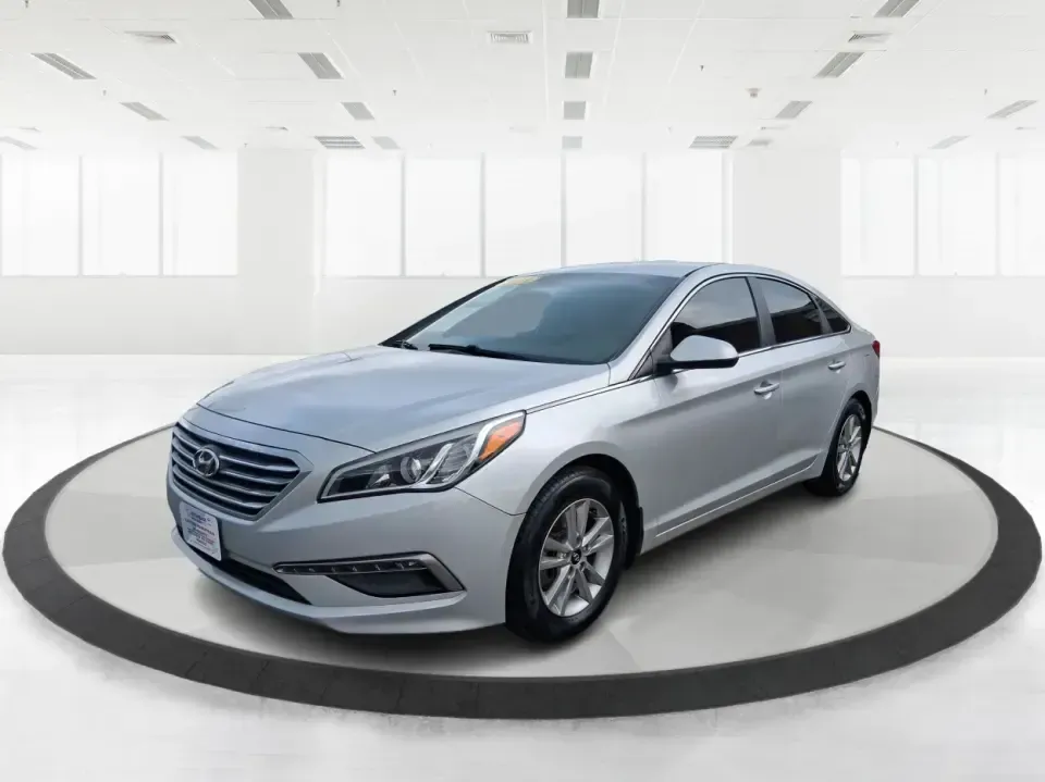 2015 Hyundai Sonata SE (5NPE24AFXFH) with an 2.4L L4 DOHC 16V engine, 7-Speed Automatic transmission, located at 8750 N County Rd 25A, Piqua, OH, 45356, (937) 908-9800, 40.164391, -84.232513 - Need a dependable daily commuter that still feels comfortable for weekend getaways to Dayton, Tipp City, or a quick escape to Charleston Falls Preserve? This 2015 Hyundai Sonata SE in Symphony Silver is a smart, budget-friendly sedan that fits real life in Troy, Ohio-easy to park downtown, smooth on - Photo#8