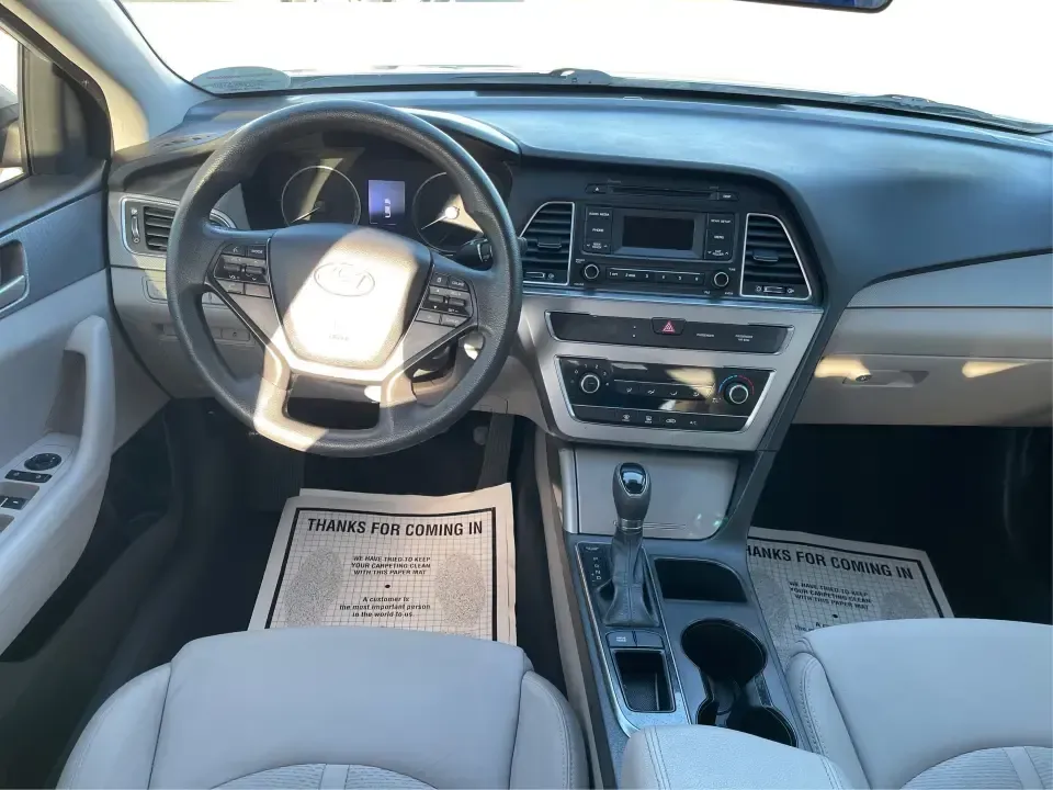 2015 Hyundai Sonata SE (5NPE24AFXFH) with an 2.4L L4 DOHC 16V engine, 7-Speed Automatic transmission, located at 1951 S Dayton Lakeview Rd., New Carlisle, OH, 45344, (937) 908-9800, 39.890999, -84.050255 - 2015 Hyundai Sonata SE - Photo#21