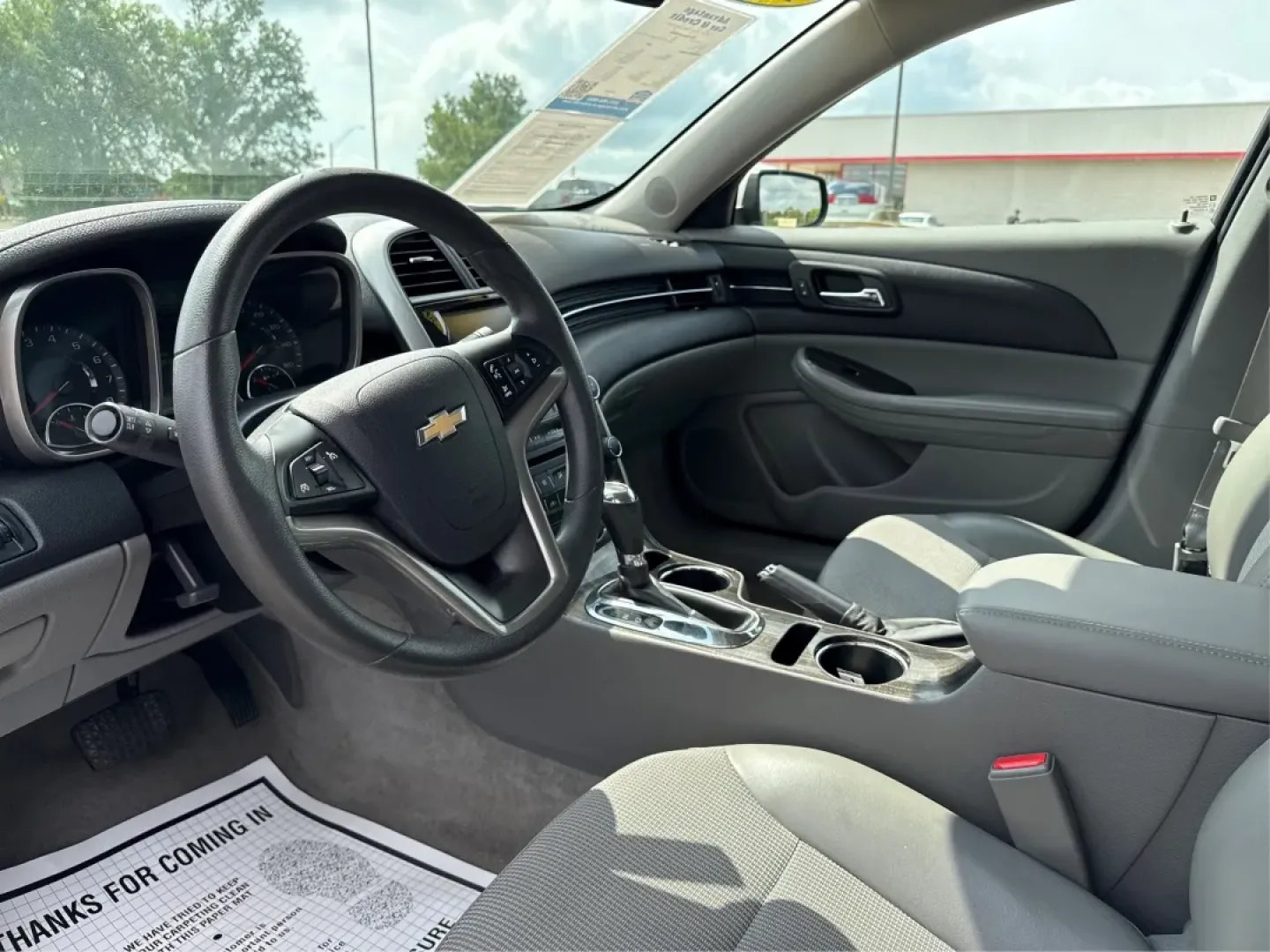 2015 Chevrolet Malibu 1LT (1G11C5SL5FF) with an ECOTEC 2.5L I-4 gasoline direct injection engine, 6-Speed Automatic transmission, located at 1951 S Dayton Lakeview Rd., New Carlisle, OH, 45344, (937) 908-9800, 39.890999, -84.050255 - Are you in the market for a reliable sedan that's perfect for daily commutes and weekend getaways alike? Look no further than this stunning 2015 Chevrolet Malibu 1LT, available now at Advantage Car and Credit in Fairborn, OH. This vehicle is not just a car; it's a lifestyle upgrade designed for budg - Photo#9