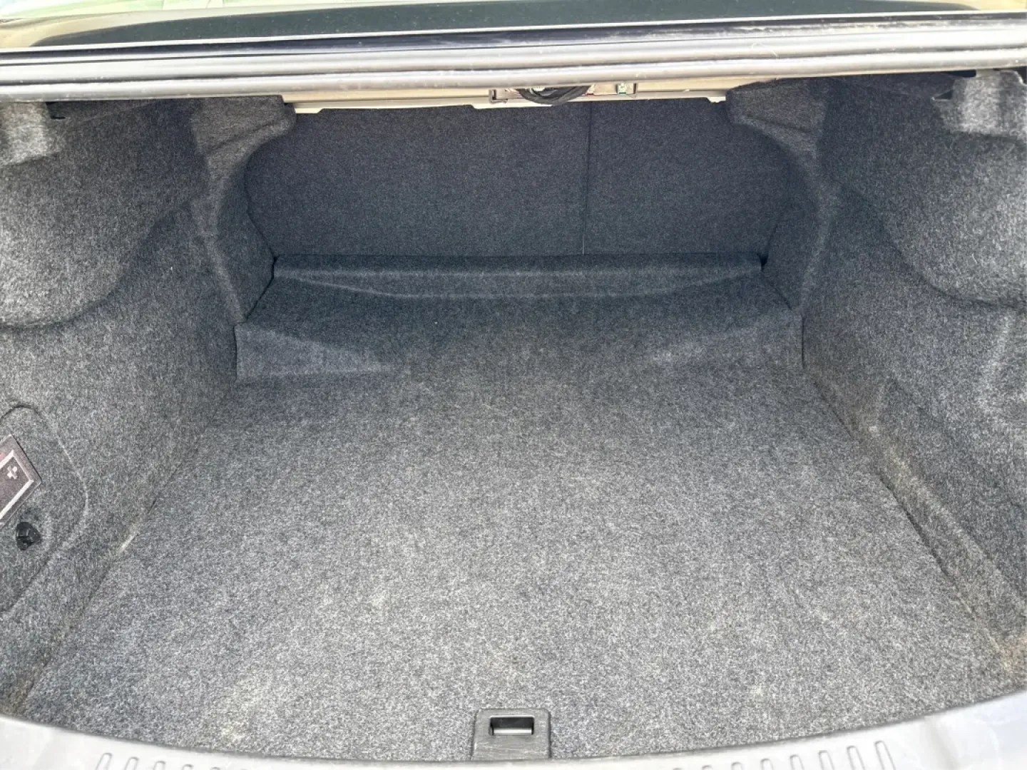 2015 Chevrolet Malibu 1LT (1G11C5SL5FF) with an ECOTEC 2.5L I-4 gasoline direct injection engine, located at 1230 East Main St, Xenia, OH, 45385, (937) 908-9800, 39.688026, -83.910172 - Are you in the market for a reliable sedan that's perfect for daily commutes and weekend getaways alike? Look no further than this stunning 2015 Chevrolet Malibu 1LT, available now at Advantage Car and Credit in Fairborn, OH. This vehicle is not just a car; it's a lifestyle upgrade designed for budg - Photo#12