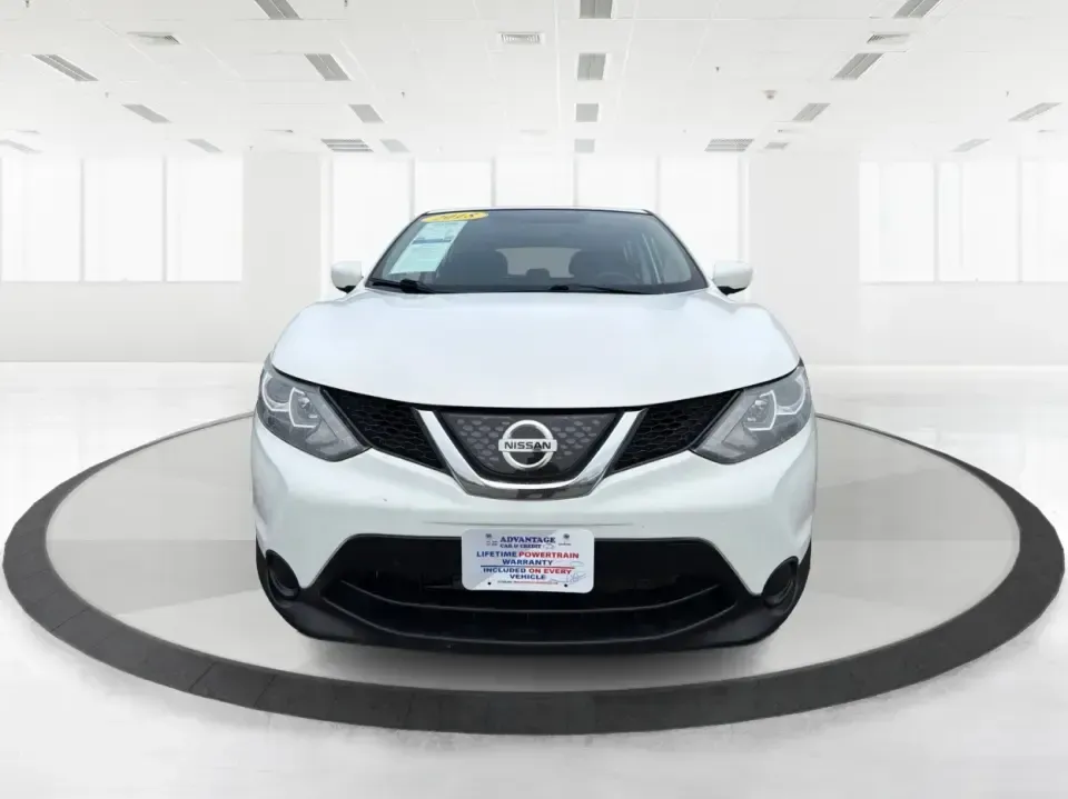 2018 Nissan Rogue S (JN1BJ1CRXJW) with an 2L I-4 gasoline direct injection engine, CVT transmission, located at 1099 N County Rd 25A, Troy, OH, 45373, (937) 908-9800, 40.057079, -84.212883 - Pack up the kids, load the groceries, or point the hood toward a weekend getaway-this 2018 Nissan Rogue S in Glacier White is the kind of everyday SUV that fits real life in Troy. With a comfortable cabin, practical cargo space, and confidence-inspiring AWD capability, it's ideal for long commutes, - Photo#7