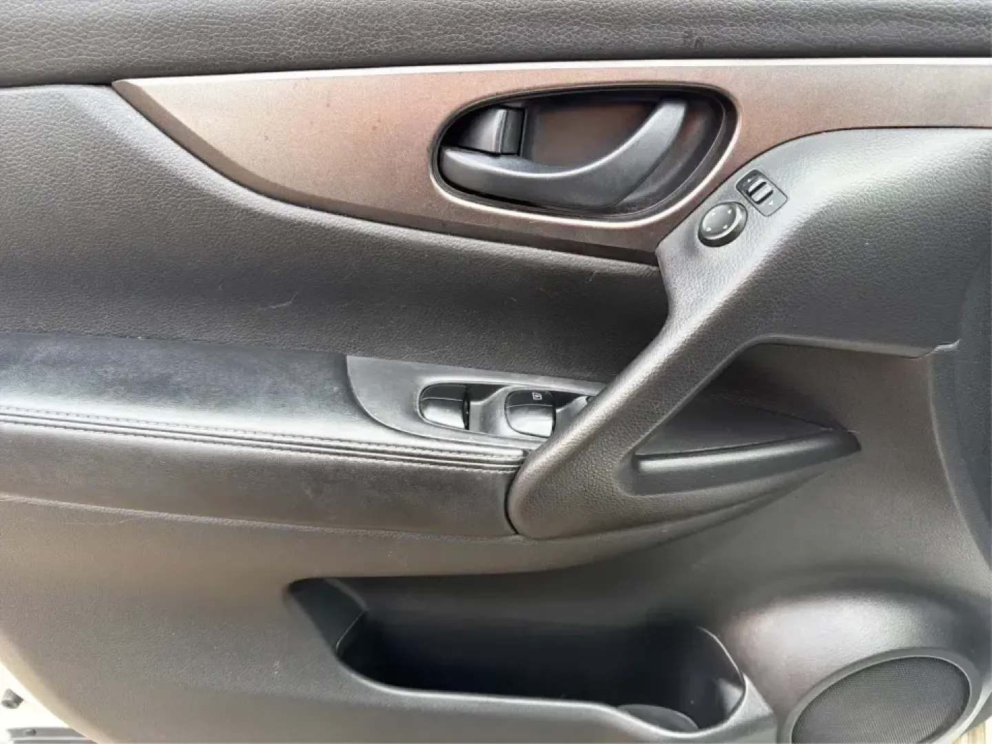 2018 Nissan Rogue S (JN1BJ1CRXJW) with an 2L I-4 gasoline direct injection engine, CVT transmission, located at 1099 N County Rd 25A, Troy, OH, 45373, (937) 908-9800, 40.057079, -84.212883 - Pack up the kids, load the groceries, or point the hood toward a weekend getaway-this 2018 Nissan Rogue S in Glacier White is the kind of everyday SUV that fits real life in Troy. With a comfortable cabin, practical cargo space, and confidence-inspiring AWD capability, it's ideal for long commutes, - Photo#17