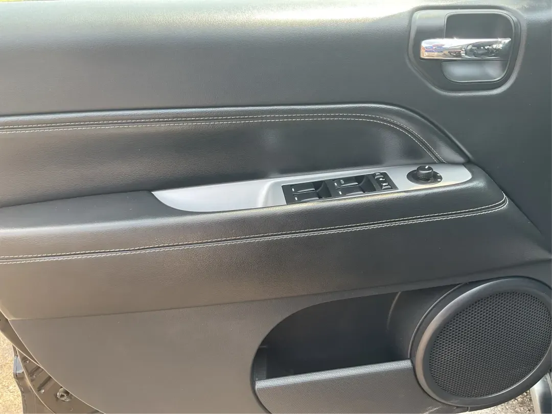 2016 Jeep Compass High Altitude Edition (1C4NJDEB2GD) with an 2.4L I-4 DOHC engine, located at 401 Woodman Dr, Riverside, OH, 45431, (937) 908-9800, 39.760899, -84.123421 - **Adventure Awaits with this 2016 Jeep Compass High Altitude Edition!**<br /> <br /> Are you ready to elevate your driving experience? Perfect for weekend getaways or long commutes, this 2016 Jeep Compass High Altitude Edition is designed to tackle any journey with confidence and style. At Advantage - Photo#18