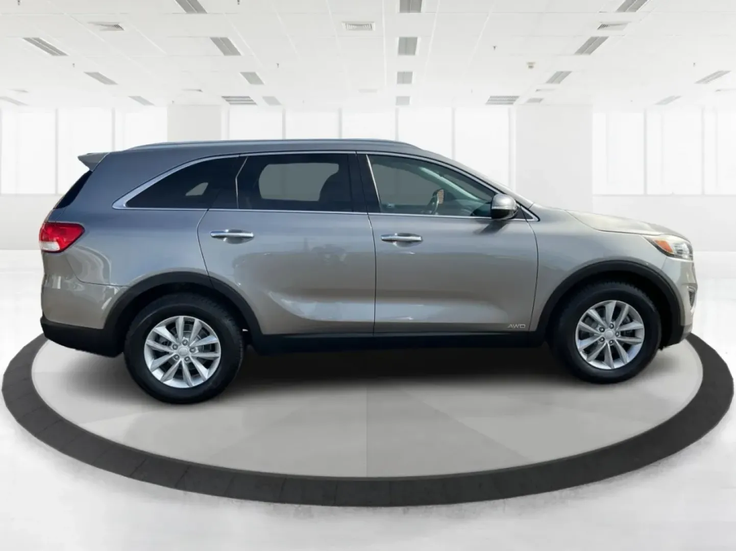 2016 Kia Sorento 2.4L LX (5XYPGDA32GG) with an 2.4L I-4 gasoline direct injection engine, located at 1099 N County Rd 25A, Troy, OH, 45373, (937) 908-9800, 40.057079, -84.212883 - Are you ready to elevate your family adventures while keeping comfort and versatility at the forefront? Look no further than this stunning 2016 Kia Sorento LX, now available at Advantage Car and Credit - Troy. Nestled in the heart of Troy, OH, at 1099 N County Rd 25A, our Buy Here Pay Here dealershi - Photo#1