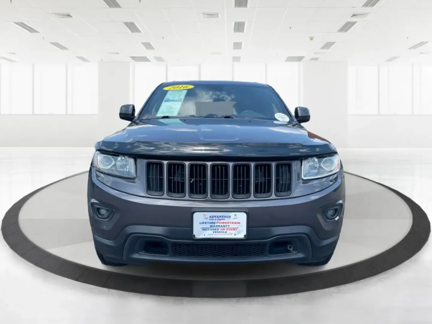 2016 Jeep Grand Cherokee Laredo (1C4RJFAG8GC) with an Pentastar 3.6L V-6 DOHC engine, located at 880 E. National Road, Vandalia, OH, 45377, (937) 908-9800, 39.891918, -84.183594 - **Elevate Your Adventures with the 2016 Jeep Grand Cherokee Laredo!**<br /> <br /> Are you ready to embark on your next adventure? Whether you're a growing family needing more space for weekend getaways or a commuter seeking a reliable ride for daily travels, the 2016 Jeep Grand Cherokee Laredo is y - Photo#7