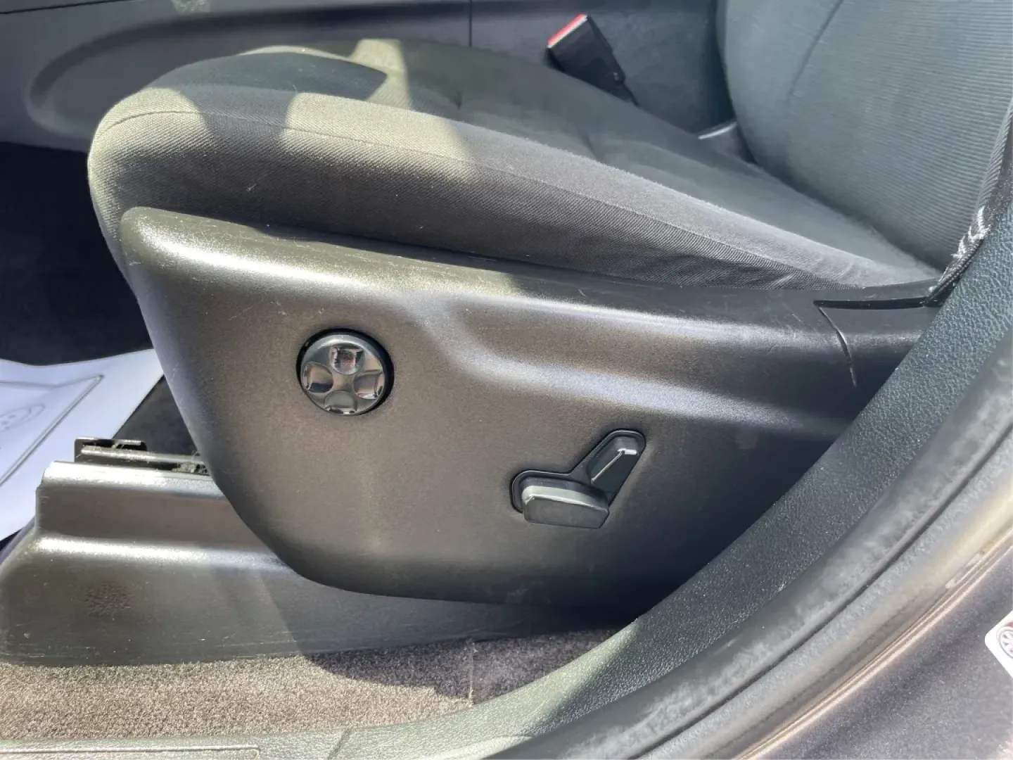 2016 Jeep Grand Cherokee Laredo (1C4RJFAG8GC) with an Pentastar 3.6L V-6 DOHC engine, located at 880 E. National Road, Vandalia, OH, 45377, (937) 908-9800, 39.891918, -84.183594 - **Elevate Your Adventures with the 2016 Jeep Grand Cherokee Laredo!**<br /> <br /> Are you ready to embark on your next adventure? Whether you're a growing family needing more space for weekend getaways or a commuter seeking a reliable ride for daily travels, the 2016 Jeep Grand Cherokee Laredo is y - Photo#18