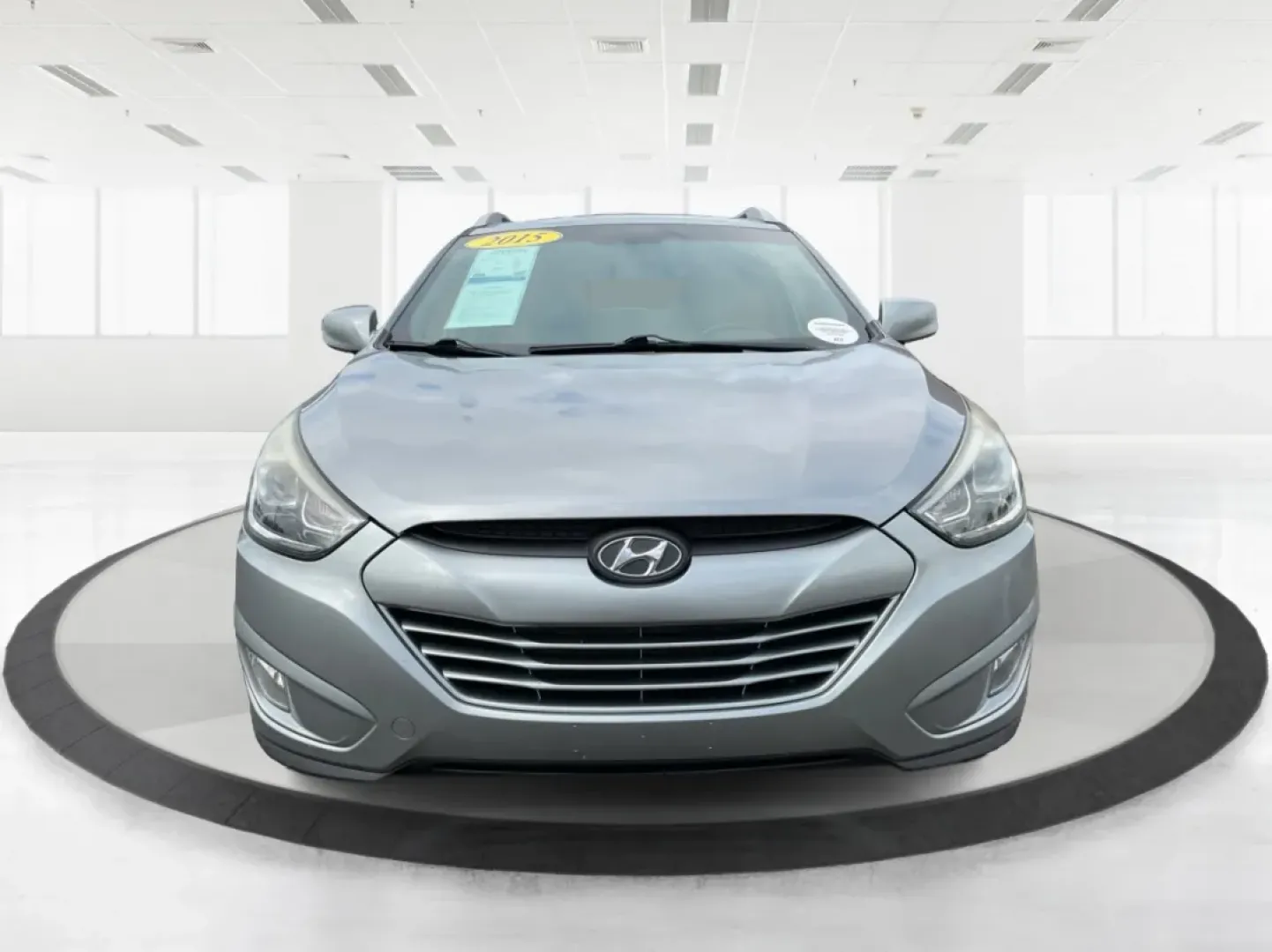 2015 Hyundai Tucson SE (KM8JUCAG2FU) with an Theta II 2.4L I-4 gasoline direct injection engine, located at 1099 N County Rd 25A, Troy, OH, 45373, (937) 908-9800, 40.057079, -84.212883 - Are you ready to elevate your daily commute or weekend adventures? The 2015 Hyundai Tucson SE, available exclusively at Advantage Car and Credit in Troy, OH, is the perfect SUV for anyone looking to enhance their lifestyle with a reliable and stylish vehicle. With its robust features and practicalit - Photo#5