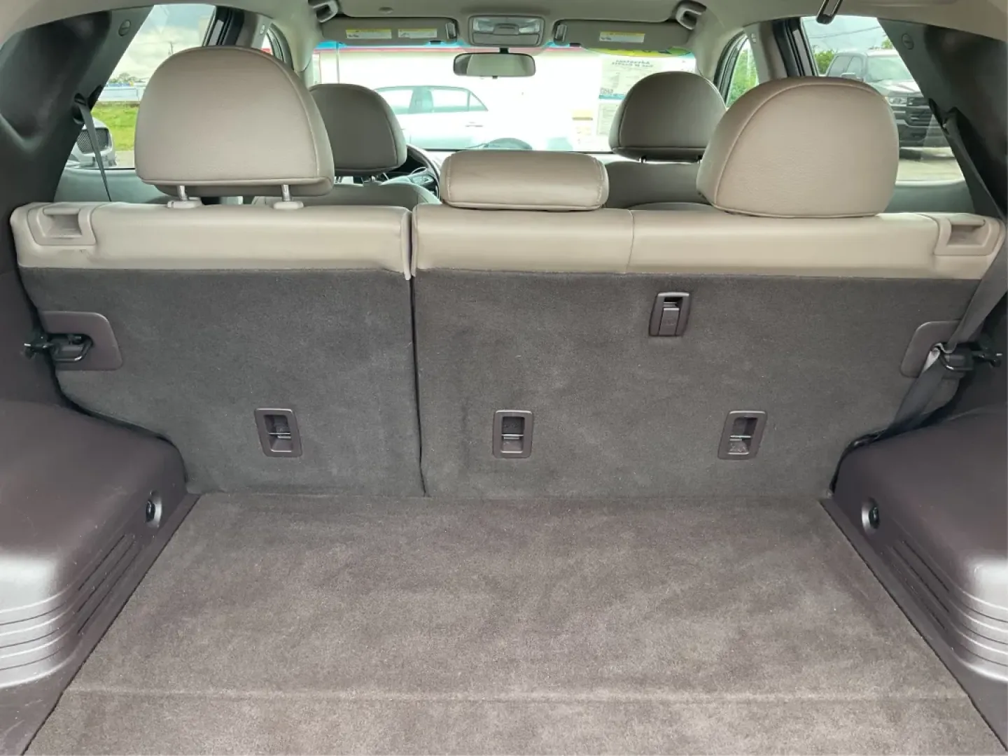 2015 Hyundai Tucson SE (KM8JUCAG2FU) with an Theta II 2.4L I-4 gasoline direct injection engine, located at 1099 N County Rd 25A, Troy, OH, 45373, (937) 908-9800, 40.057079, -84.212883 - Are you ready to elevate your daily commute or weekend adventures? The 2015 Hyundai Tucson SE, available exclusively at Advantage Car and Credit in Troy, OH, is the perfect SUV for anyone looking to enhance their lifestyle with a reliable and stylish vehicle. With its robust features and practicalit - Photo#11