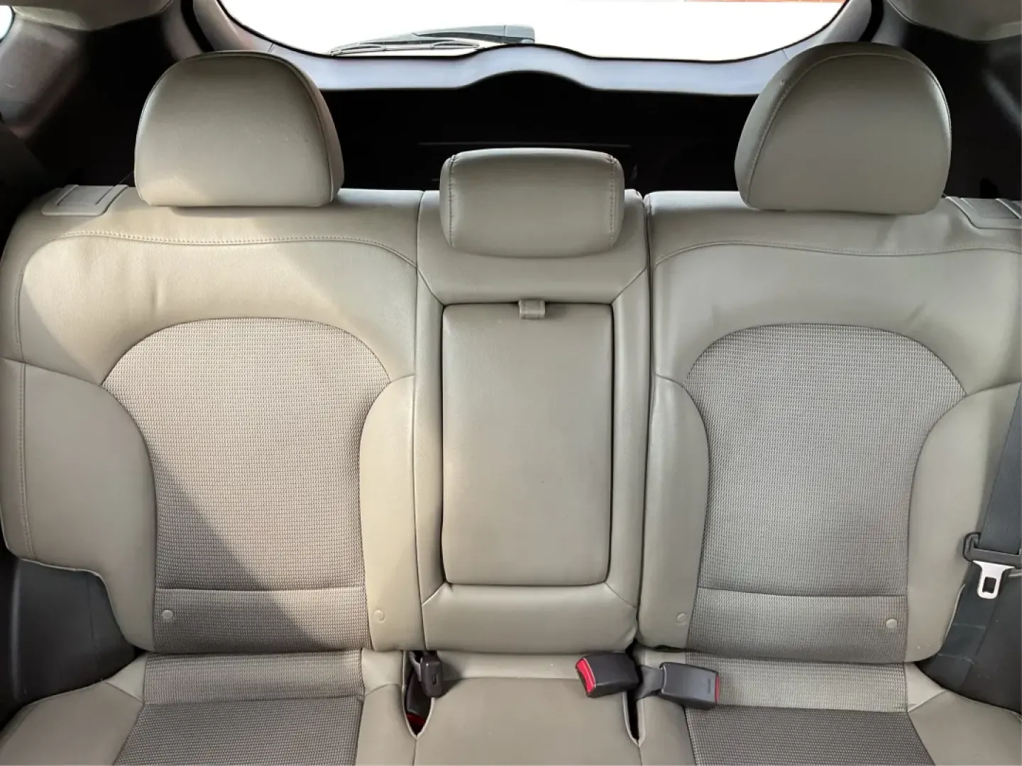 2015 Hyundai Tucson SE (KM8JUCAG2FU) with an Theta II 2.4L I-4 gasoline direct injection engine, located at 1099 N County Rd 25A, Troy, OH, 45373, (937) 908-9800, 40.057079, -84.212883 - Are you ready to elevate your daily commute or weekend adventures? The 2015 Hyundai Tucson SE, available exclusively at Advantage Car and Credit in Troy, OH, is the perfect SUV for anyone looking to enhance their lifestyle with a reliable and stylish vehicle. With its robust features and practicalit - Photo#13