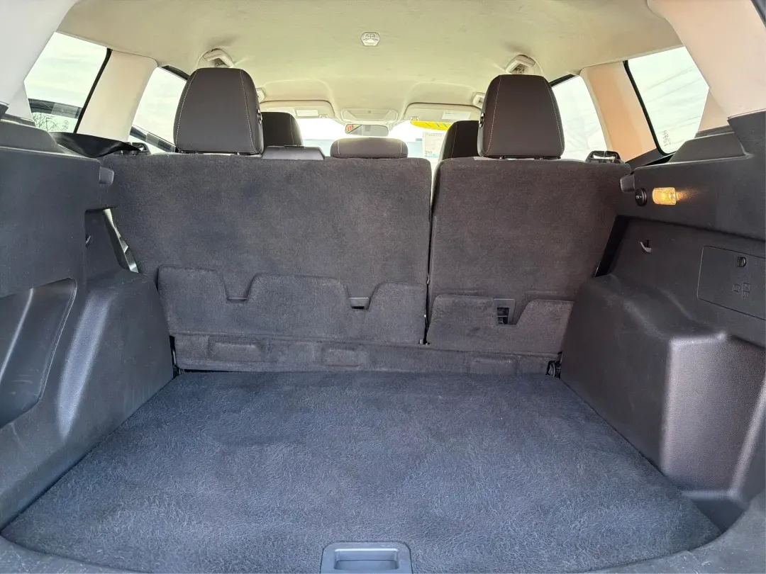 2017 Ford Escape SE FWD (1FMCU0GD6HU) with an 1.5L L4 DOHC 16V engine, 6-Speed Automatic transmission, located at 880 E. National Road, Vandalia, OH, 45377, (937) 908-9800, 39.891918, -84.183594 - **Explore the Open Road in This 2017 Ford Escape SE Perfect for Your Active Lifestyle!**<br /> <br /> Are you searching for a versatile and stylish SUV that perfectly fits your on-the-go lifestyle? Look no further! The 2017 Ford Escape SE is ideal for families, commuters, or anyone who loves weeken - Photo#12