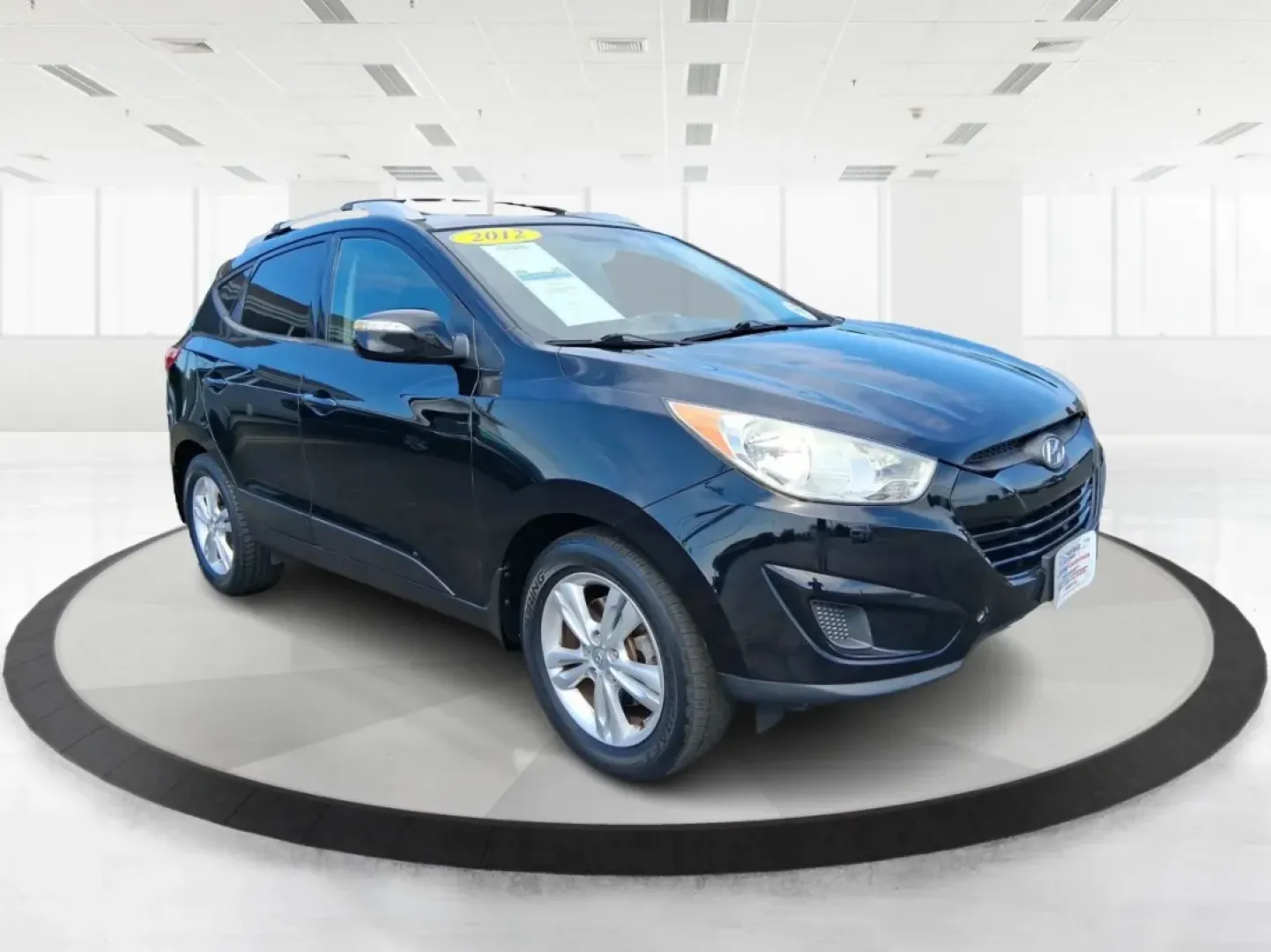 2012 Hyundai Tucson GLS (KM8JU3AC2CU) with an Theta II 2.4L I-4 DOHC engine, located at 1184 Kauffman Ave, Fairborn, OH, 45324, (937) 908-9800, 39.807072, -84.030914 - **Discover Your Next Adventure with the 2012 Hyundai Tucson GLS at Advantage Car and Credit!**<br /> <br /> Are you ready to elevate your lifestyle with a vehicle that meets the demands of your family, your daily commute, or those exciting weekend getaways? Look no further than the 2012 Hyundai Tucs - Photo#0