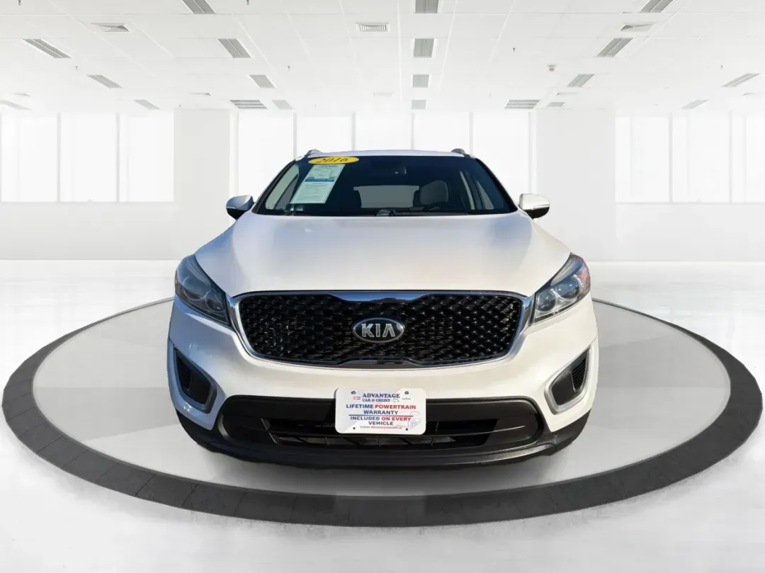 2016 Kia Sorento 2.4L LX (5XYPG4A39GG) with an 2.4L I-4 gasoline direct injection engine, located at 4508 South Dixie Dr, Moraine, OH, 45439, (937) 908-9800, 39.689976, -84.218452 - **Discover the Perfect Family SUV for Your Next Adventure!**<br /> <br /> Are you in search of a reliable SUV that can comfortably accommodate your growing family while also being great for weekend getaways? Look no further than the 2016 Kia Sorento 2.4L LX, available now at Advantage Car and Credit - Photo#7