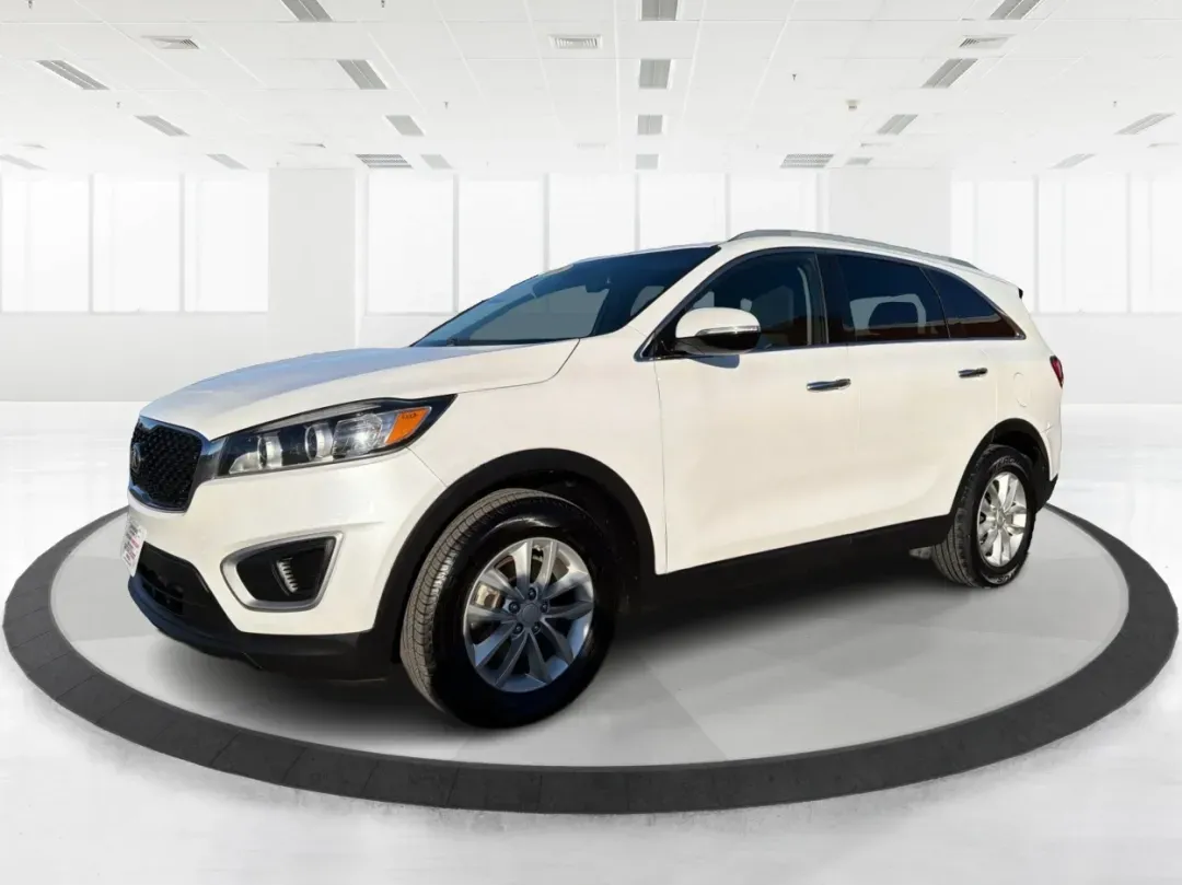 2016 Kia Sorento 2.4L LX (5XYPG4A39GG) with an 2.4L I-4 gasoline direct injection engine, located at 4508 South Dixie Dr, Moraine, OH, 45439, (937) 908-9800, 39.689976, -84.218452 - **Discover the Perfect Family SUV for Your Next Adventure!**<br /> <br /> Are you in search of a reliable SUV that can comfortably accommodate your growing family while also being great for weekend getaways? Look no further than the 2016 Kia Sorento 2.4L LX, available now at Advantage Car and Credit - Photo#8
