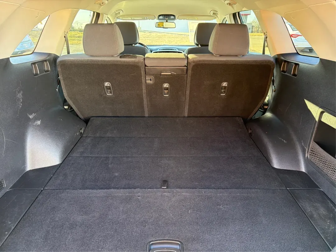 2016 Kia Sorento 2.4L LX (5XYPG4A39GG) with an 2.4L I-4 gasoline direct injection engine, located at 4508 South Dixie Dr, Moraine, OH, 45439, (937) 908-9800, 39.689976, -84.218452 - **Discover the Perfect Family SUV for Your Next Adventure!**<br /> <br /> Are you in search of a reliable SUV that can comfortably accommodate your growing family while also being great for weekend getaways? Look no further than the 2016 Kia Sorento 2.4L LX, available now at Advantage Car and Credit - Photo#12