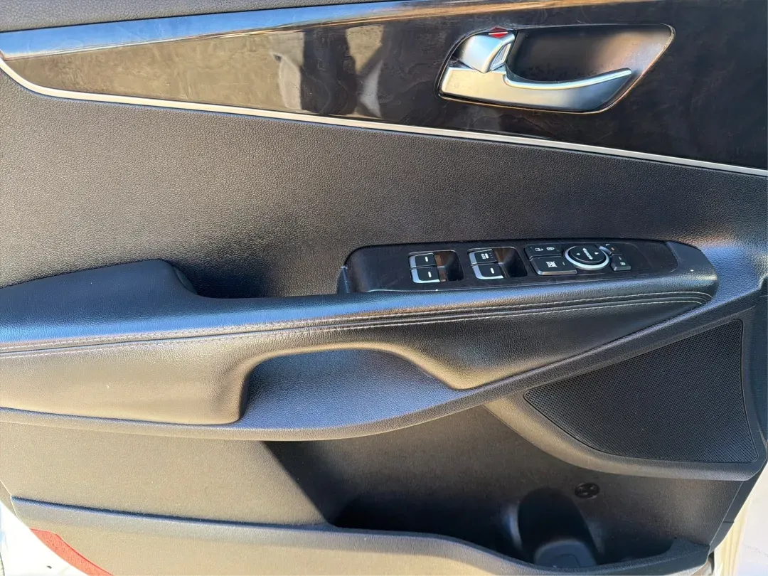 2016 Kia Sorento 2.4L LX (5XYPG4A39GG) with an 2.4L I-4 gasoline direct injection engine, located at 4508 South Dixie Dr, Moraine, OH, 45439, (937) 908-9800, 39.689976, -84.218452 - **Discover the Perfect Family SUV for Your Next Adventure!**<br /> <br /> Are you in search of a reliable SUV that can comfortably accommodate your growing family while also being great for weekend getaways? Look no further than the 2016 Kia Sorento 2.4L LX, available now at Advantage Car and Credit - Photo#18