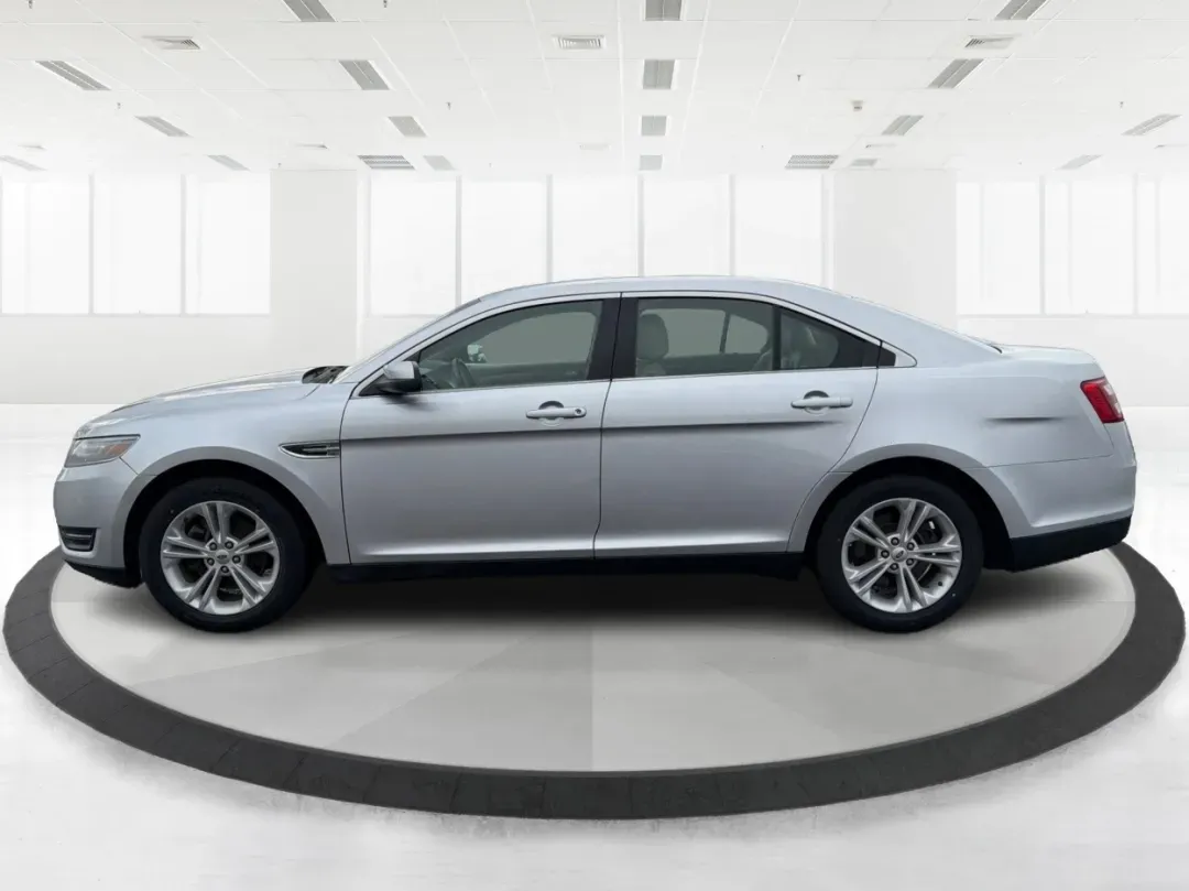 2013 Ford Taurus SEL (1FAHP2H87DG) with an 3.5L V-6 DOHC engine, located at 8750 N County Rd 25A, Piqua, OH, 45356, (937) 908-9800, 40.164391, -84.232513 - **Discover the Perfect Family Sedan: 2013 Ford Taurus SEL at Advantage Car and Credit - Piqua, OH**<br /> <br /> Are you searching for a reliable and spacious vehicle that fits seamlessly into your family's lifestyle? Look no further than this 2013 Ford Taurus SEL, available now at Advantage Car and - Photo#5