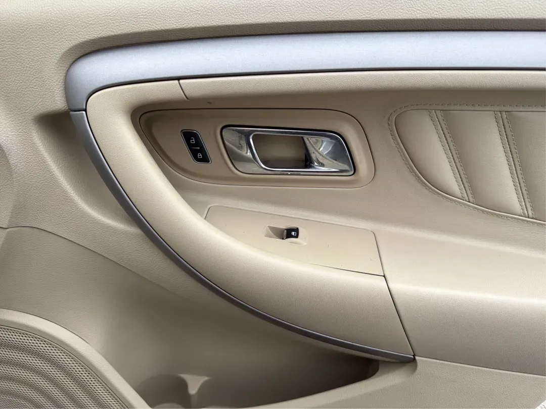 2013 Ford Taurus SEL (1FAHP2H87DG) with an 3.5L V-6 DOHC engine, located at 8750 N County Rd 25A, Piqua, OH, 45356, (937) 908-9800, 40.164391, -84.232513 - **Discover the Perfect Family Sedan: 2013 Ford Taurus SEL at Advantage Car and Credit - Piqua, OH**<br /> <br /> Are you searching for a reliable and spacious vehicle that fits seamlessly into your family's lifestyle? Look no further than this 2013 Ford Taurus SEL, available now at Advantage Car and - Photo#19