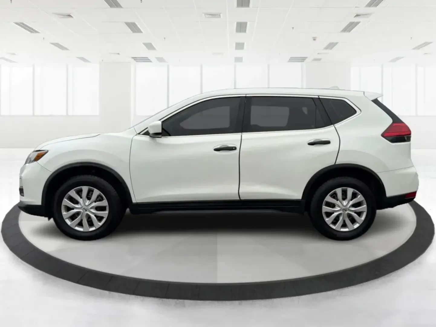 2017 Nissan Rogue S (KNMAT2MV0HP) with an 2.5L I-4 DOHC engine, CVT transmission, located at 1230 East Main St, Xenia, OH, 45385, (937) 908-9800, 39.688026, -83.910172 - **Adventure Awaits: Explore the 2017 Nissan Rogue at Advantage Car and Credit!**<br /> <br /> Are you ready to embark on your next family road trip or weekend adventure? The 2017 Nissan Rogue is the perfect companion for those who value versatility, comfort, and reliability. Whether you're navigatin - Photo#5