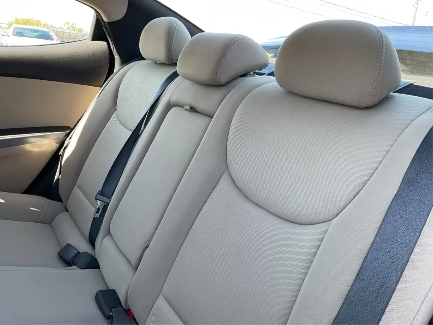 2016 Hyundai Elantra SE (5NPDH4AE5GH) with an Nu 1.8L I-4 DOHC engine, located at 401 Woodman Dr, Riverside, OH, 45431, (937) 908-9800, 39.760899, -84.123421 - **Elevate Your Daily Commute with the 2016 Hyundai Elantra SE at Advantage Car and Credit!**<br /> <br /> Are you tired of your mundane daily commute? Looking for a reliable vehicle that not only delivers performance but also fits your lifestyle? Look no further! The 2016 Hyundai Elantra SE is your - Photo#10