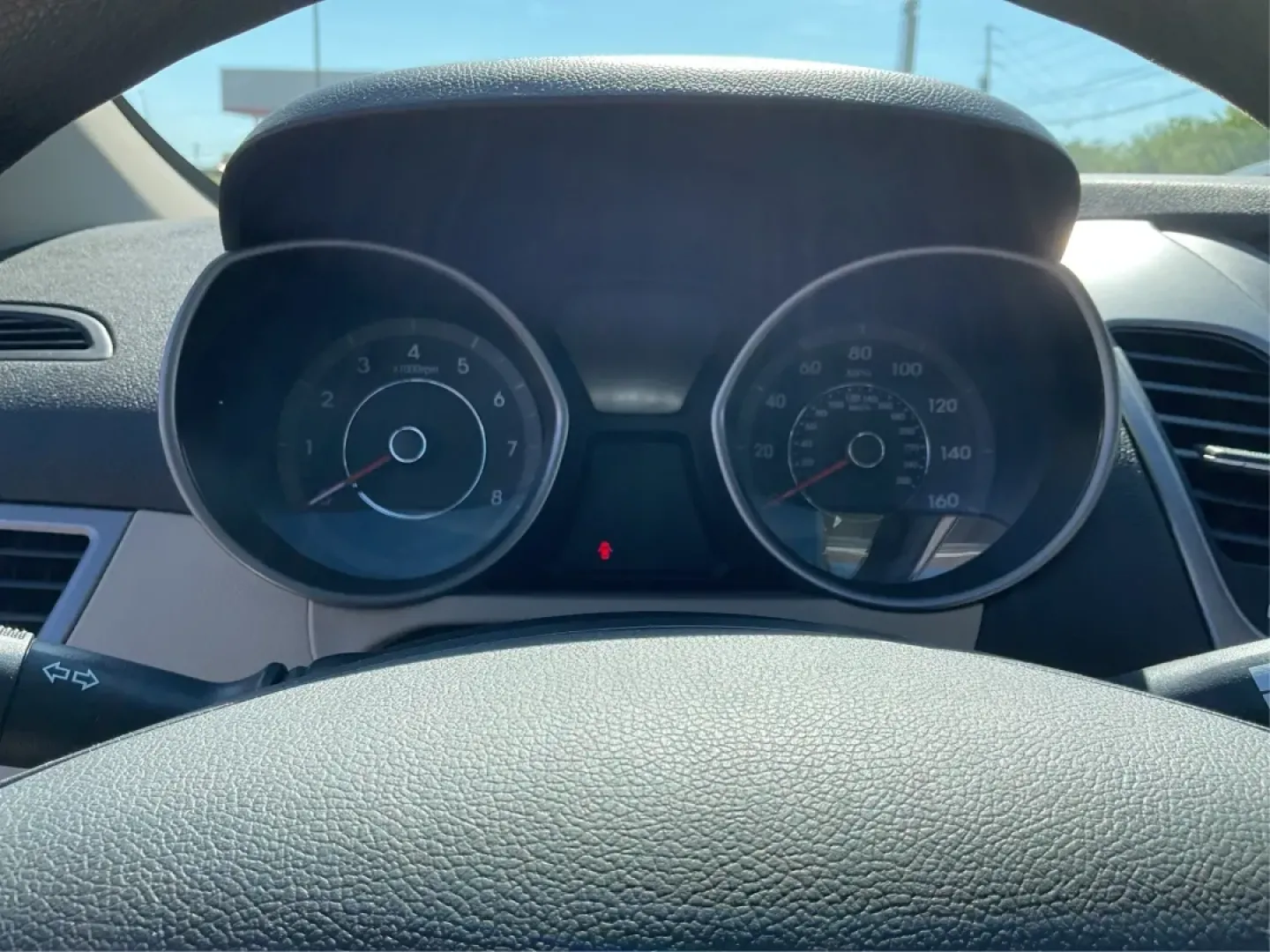 2016 Hyundai Elantra SE (5NPDH4AE5GH) with an Nu 1.8L I-4 DOHC engine, located at 401 Woodman Dr, Riverside, OH, 45431, (937) 908-9800, 39.760899, -84.123421 - **Elevate Your Daily Commute with the 2016 Hyundai Elantra SE at Advantage Car and Credit!**<br /> <br /> Are you tired of your mundane daily commute? Looking for a reliable vehicle that not only delivers performance but also fits your lifestyle? Look no further! The 2016 Hyundai Elantra SE is your - Photo#15