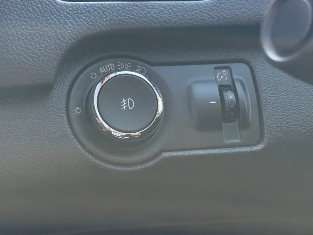 2015 Buick Regal Turbo/e-Assist Premium I (2G4GN5EX7F9) with an Other engine, located at 4508 South Dixie Dr, Moraine, OH, 45439, (937) 908-9800, 39.689976, -84.218452 - **Experience Luxury and Comfort in the 2015 Buick Regal Turbo/e-Assist Premium I at Advantage Car and Credit!**<br /> <br /> Are you ready to elevate your daily commute or weekend adventures? The 2015 Buick Regal Turbo/e-Assist Premium I is the perfect vehicle for those seeking a blend of style, com - Photo#16