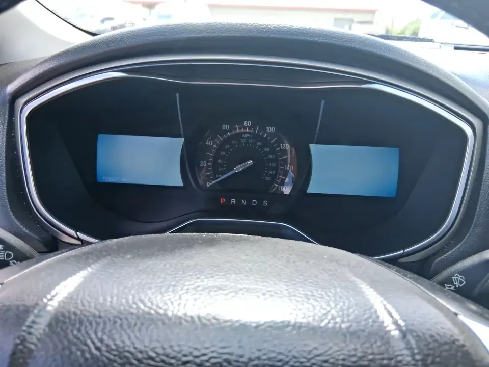 2016 Ford Fusion SE (3FA6P0HD7GR) with an 1.5L L4 DOHC 16V engine, 6-Speed Automatic transmission, located at 1099 N County Rd 25A, Troy, OH, 45373, (937) 908-9800, 40.057079, -84.212883 - Experience the perfect blend of style, comfort, and reliability with this 2016 Ford Fusion SE, available now at Advantage Car and Credit in Fairborn, OH. Whether you're a commuter navigating the busy streets of downtown Fairborn or a growing family looking for a dependable vehicle for your weekend a - Photo#15