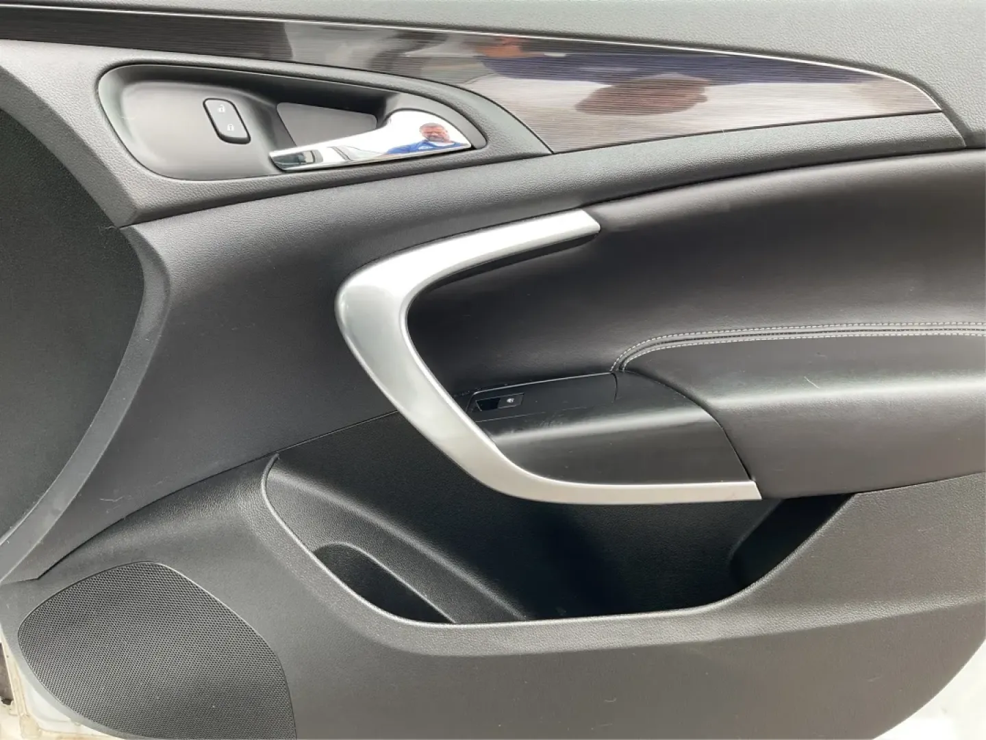 2014 Buick Regal Turbo (2G4GK5EX3E9) with an 2L I-4 gasoline direct injection engine, located at 880 E. National Road, Vandalia, OH, 45377, (937) 908-9800, 39.891918, -84.183594 - **Unleash Your Driving Experience with the 2014 Buick Regal Turbo: The Perfect Blend of Comfort and Style!**<br /> <br /> Are you on the lookout for a car that not only meets your daily commuting needs but also elevates your lifestyle? Look no further than our stunning 2014 Buick Regal Turbo, availa - Photo#19