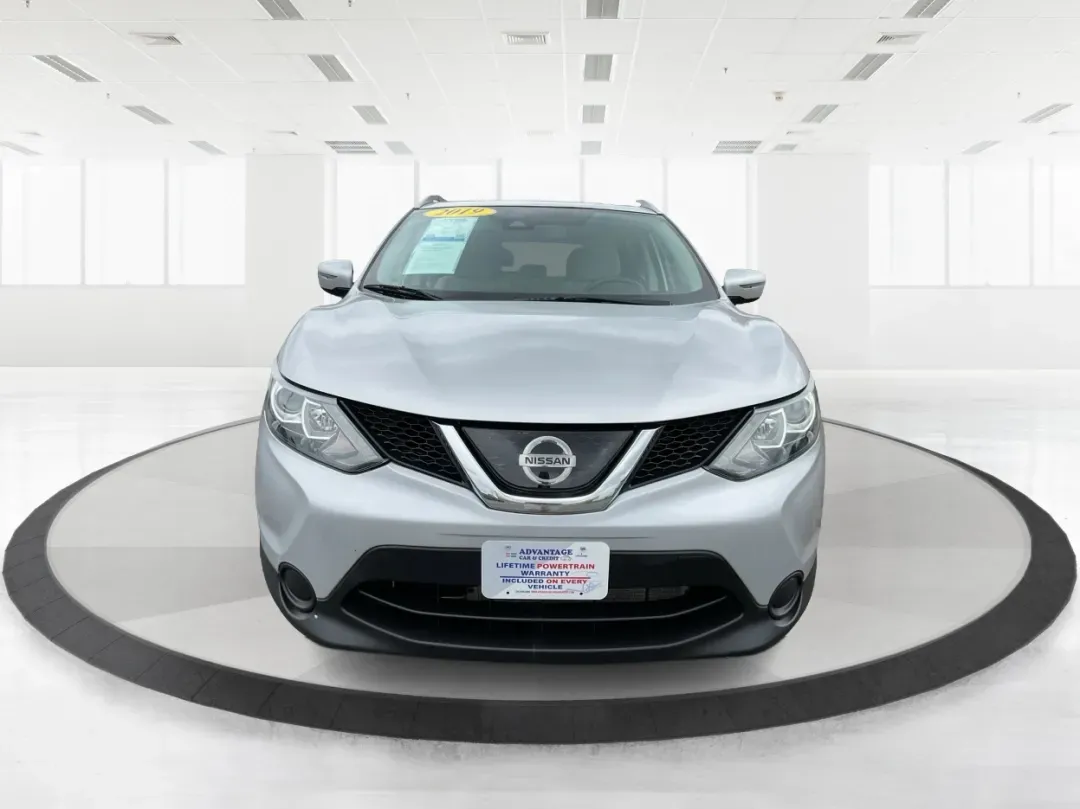 2019 Nissan Rogue SV (JN1BJ1CR3KW) with an 2L I-4 gasoline direct injection engine, located at 4508 South Dixie Dr, Moraine, OH, 45439, (937) 908-9800, 39.689976, -84.218452 - Imagine hitting the open road, the wind in your hair, as you embark on spontaneous weekend adventures or daily commutes-this is the lifestyle that the 2019 Nissan Rogue SV embodies. With its versatile SUV design and impressive features, this vehicle is perfect for anyone looking to elevate their dri - Photo#7