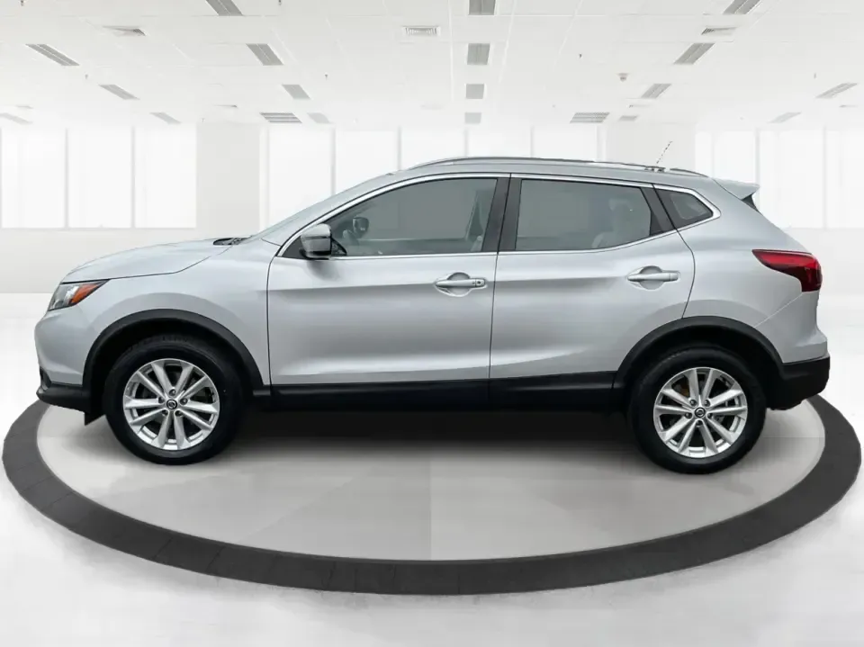 2019 Nissan Rogue SV (JN1BJ1CR3KW) with an 2L I-4 gasoline direct injection engine, CVT transmission, located at 880 E. National Road, Vandalia, OH, 45377, (937) 908-9800, 39.891918, -84.183594 - Imagine hitting the open road, the wind in your hair, as you embark on spontaneous weekend adventures or daily commutes-this is the lifestyle that the 2019 Nissan Rogue SV embodies. With its versatile SUV design and impressive features, this vehicle is perfect for anyone looking to elevate their dri - Photo#5