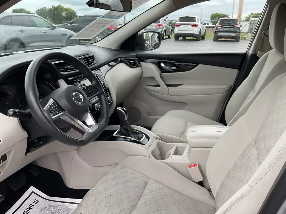 2019 Nissan Rogue SV (JN1BJ1CR3KW) with an 2L I-4 gasoline direct injection engine, CVT transmission, located at 880 E. National Road, Vandalia, OH, 45377, (937) 908-9800, 39.891918, -84.183594 - Imagine hitting the open road, the wind in your hair, as you embark on spontaneous weekend adventures or daily commutes-this is the lifestyle that the 2019 Nissan Rogue SV embodies. With its versatile SUV design and impressive features, this vehicle is perfect for anyone looking to elevate their dri - Photo#9