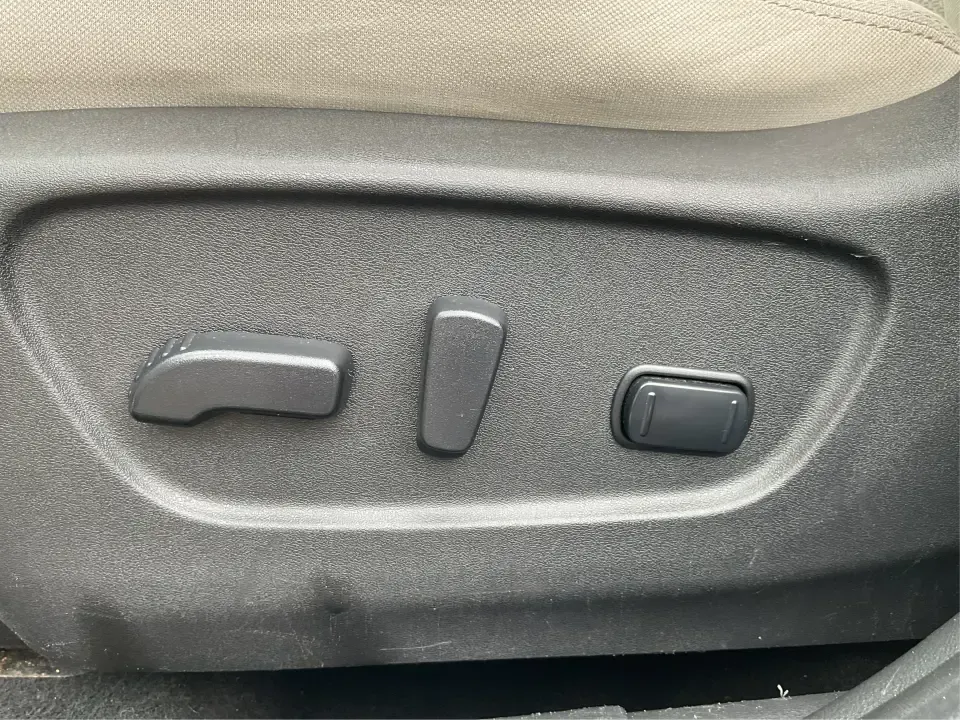 2019 Nissan Rogue SV (JN1BJ1CR3KW) with an 2L I-4 gasoline direct injection engine, CVT transmission, located at 880 E. National Road, Vandalia, OH, 45377, (937) 908-9800, 39.891918, -84.183594 - Imagine hitting the open road, the wind in your hair, as you embark on spontaneous weekend adventures or daily commutes-this is the lifestyle that the 2019 Nissan Rogue SV embodies. With its versatile SUV design and impressive features, this vehicle is perfect for anyone looking to elevate their dri - Photo#17