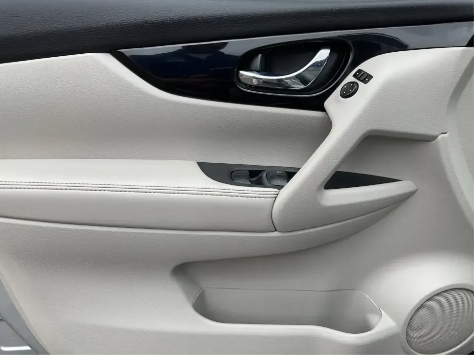 2019 Nissan Rogue SV (JN1BJ1CR3KW) with an 2L I-4 gasoline direct injection engine, CVT transmission, located at 880 E. National Road, Vandalia, OH, 45377, (937) 908-9800, 39.891918, -84.183594 - Imagine hitting the open road, the wind in your hair, as you embark on spontaneous weekend adventures or daily commutes-this is the lifestyle that the 2019 Nissan Rogue SV embodies. With its versatile SUV design and impressive features, this vehicle is perfect for anyone looking to elevate their dri - Photo#18