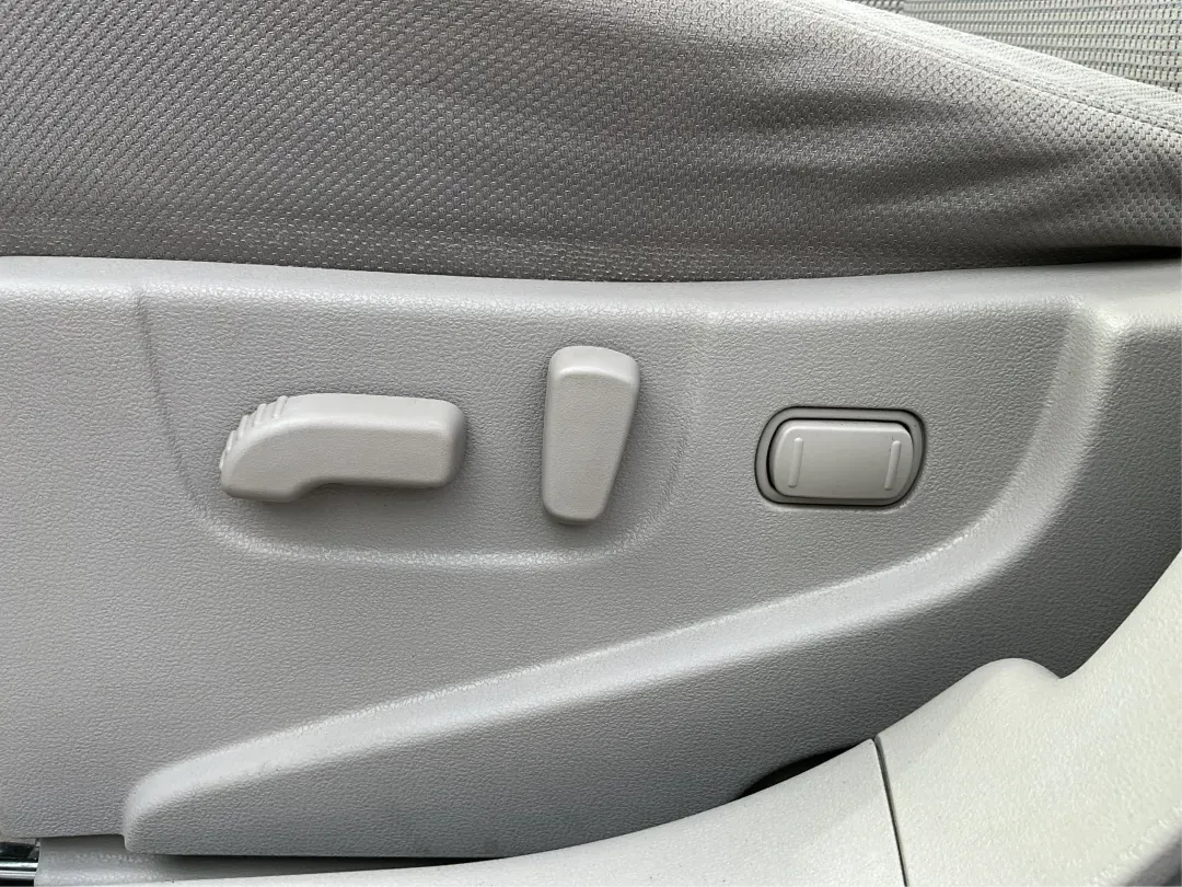 2013 Nissan Rogue SV (JN8AS5MV2DW) with an 2.5L I-4 DOHC engine, located at 1230 East Main St, Xenia, OH, 45385, (937) 908-9800, 39.688026, -83.910172 - **Experience Adventure with This 2013 Nissan Rogue SV at Advantage Car and Credit - Piqua!**<br /> <br /> Are you ready to embark on your next road trip or tackle your daily commute with confidence? The 2013 Nissan Rogue SV is perfect for budget-conscious buyers and growing families alike, offering - Photo#17