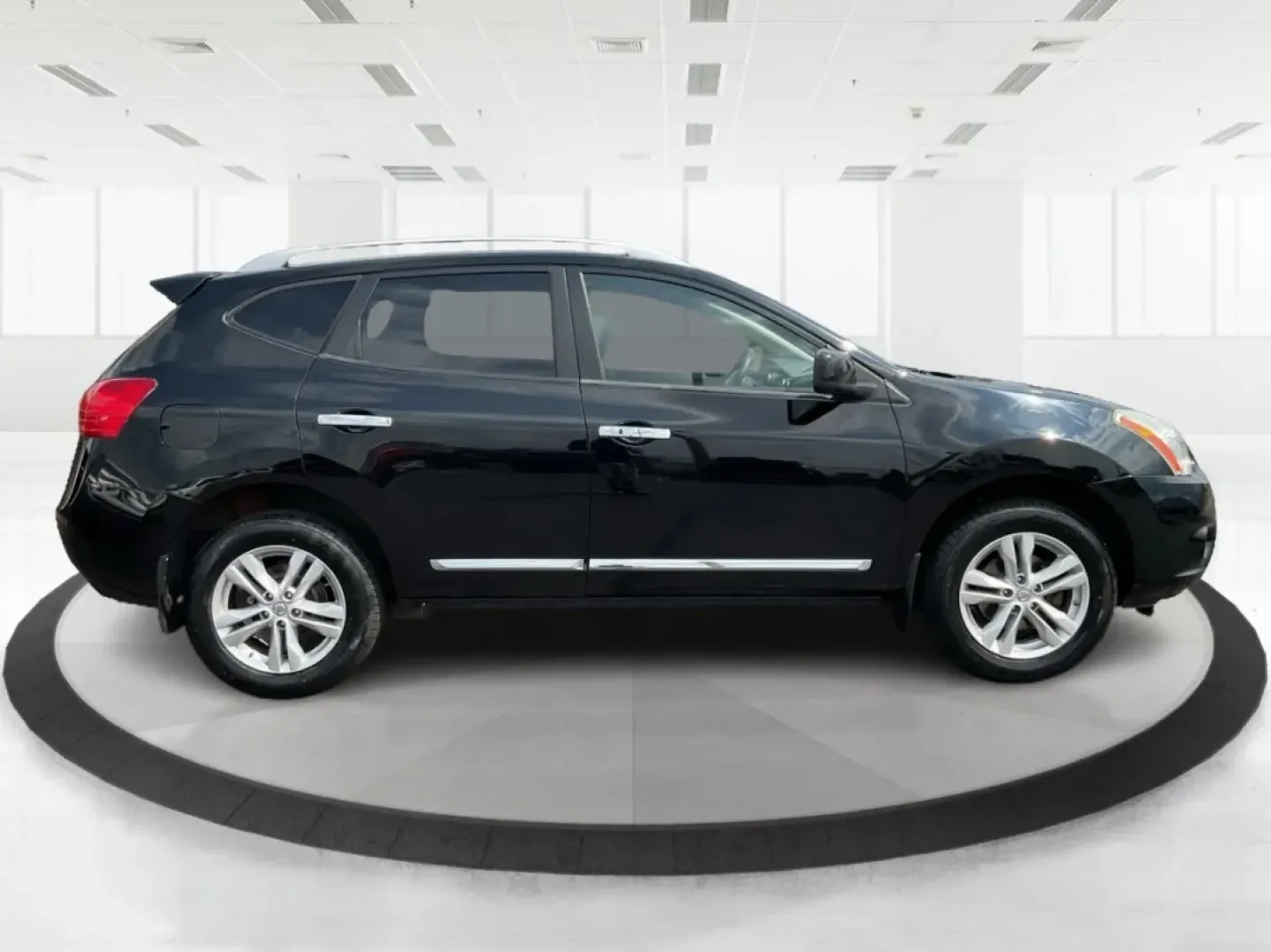 2013 Nissan Rogue SV (JN8AS5MV2DW) with an 2.5L I-4 DOHC engine, Continuously Variable Transmission transmission, located at 1951 S Dayton Lakeview Rd., New Carlisle, OH, 45344, (937) 908-9800, 39.890999, -84.050255 - **Experience Adventure with This 2013 Nissan Rogue SV at Advantage Car and Credit - Piqua!**<br /> <br /> Are you ready to embark on your next road trip or tackle your daily commute with confidence? The 2013 Nissan Rogue SV is perfect for budget-conscious buyers and growing families alike, offering - Photo#1