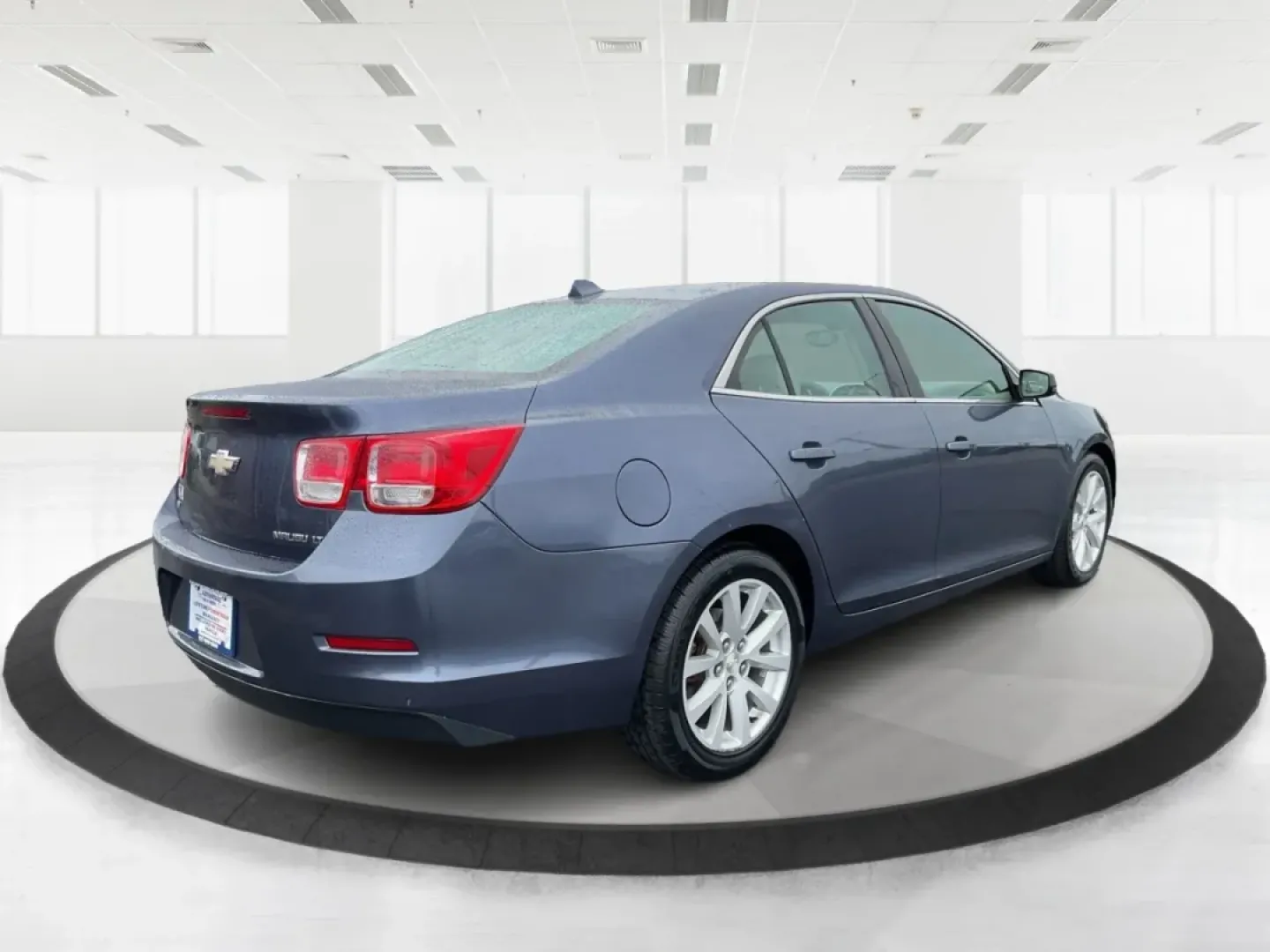 2014 Chevrolet Malibu 2LT (1G11E5SL5EF) with an ECOTEC 2.5L I-4 gasoline direct injection engine, located at 401 Woodman Dr, Riverside, OH, 45431, (937) 908-9800, 39.760899, -84.123421 - Are you searching for a reliable vehicle that can handle daily commutes while still making weekend adventures a breeze? Look no further than this stunning 2014 Chevrolet Malibu 2LT, available now at Advantage Car and Credit in Riverside, OH. With its sleek design and impressive features, this sedan - Photo#2