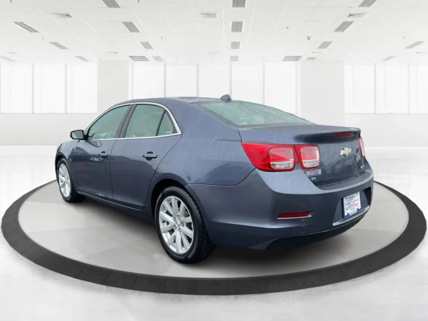 2014 Chevrolet Malibu 2LT (1G11E5SL5EF) with an ECOTEC 2.5L I-4 gasoline direct injection engine, located at 401 Woodman Dr, Riverside, OH, 45431, (937) 908-9800, 39.760899, -84.123421 - Are you searching for a reliable vehicle that can handle daily commutes while still making weekend adventures a breeze? Look no further than this stunning 2014 Chevrolet Malibu 2LT, available now at Advantage Car and Credit in Riverside, OH. With its sleek design and impressive features, this sedan - Photo#4