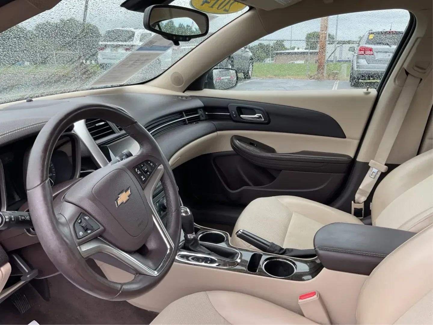 2014 Chevrolet Malibu 2LT (1G11E5SL5EF) with an ECOTEC 2.5L I-4 gasoline direct injection engine, located at 401 Woodman Dr, Riverside, OH, 45431, (937) 908-9800, 39.760899, -84.123421 - Are you searching for a reliable vehicle that can handle daily commutes while still making weekend adventures a breeze? Look no further than this stunning 2014 Chevrolet Malibu 2LT, available now at Advantage Car and Credit in Riverside, OH. With its sleek design and impressive features, this sedan - Photo#9