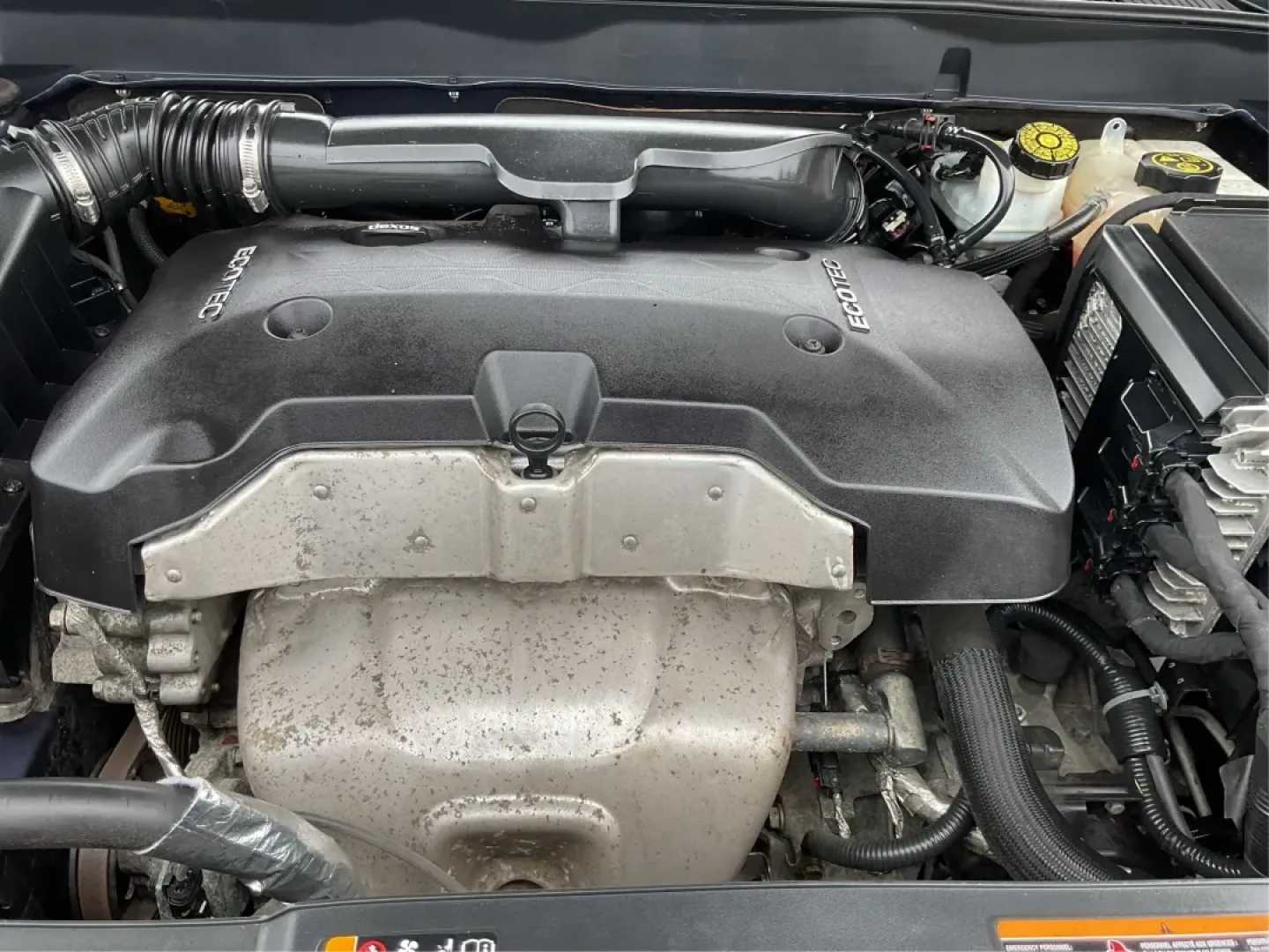 2014 Chevrolet Malibu 2LT (1G11E5SL5EF) with an ECOTEC 2.5L I-4 gasoline direct injection engine, located at 401 Woodman Dr, Riverside, OH, 45431, (937) 908-9800, 39.760899, -84.123421 - Are you searching for a reliable vehicle that can handle daily commutes while still making weekend adventures a breeze? Look no further than this stunning 2014 Chevrolet Malibu 2LT, available now at Advantage Car and Credit in Riverside, OH. With its sleek design and impressive features, this sedan - Photo#11