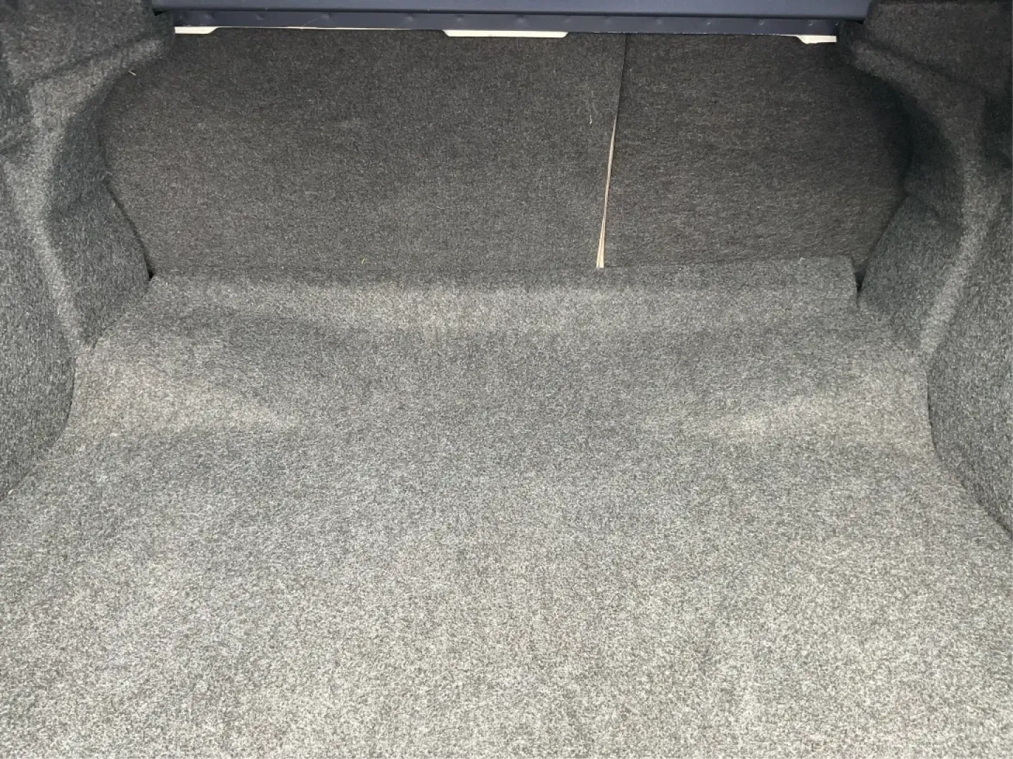 2014 Chevrolet Malibu 2LT (1G11E5SL5EF) with an ECOTEC 2.5L I-4 gasoline direct injection engine, located at 401 Woodman Dr, Riverside, OH, 45431, (937) 908-9800, 39.760899, -84.123421 - Are you searching for a reliable vehicle that can handle daily commutes while still making weekend adventures a breeze? Look no further than this stunning 2014 Chevrolet Malibu 2LT, available now at Advantage Car and Credit in Riverside, OH. With its sleek design and impressive features, this sedan - Photo#12